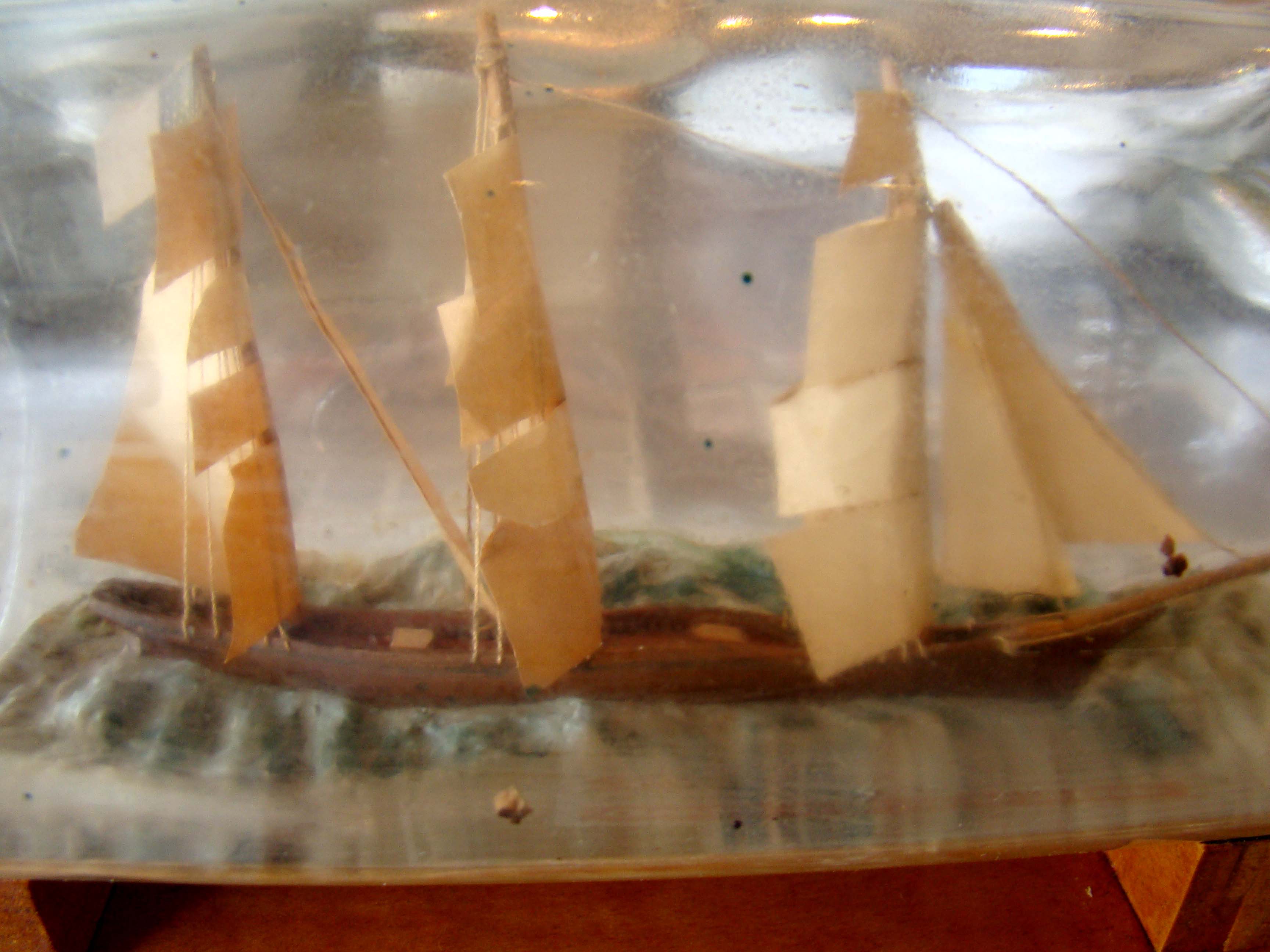 An attractive vintage "Clipper ship" in a bottle circa 1930-1940 — image 3
