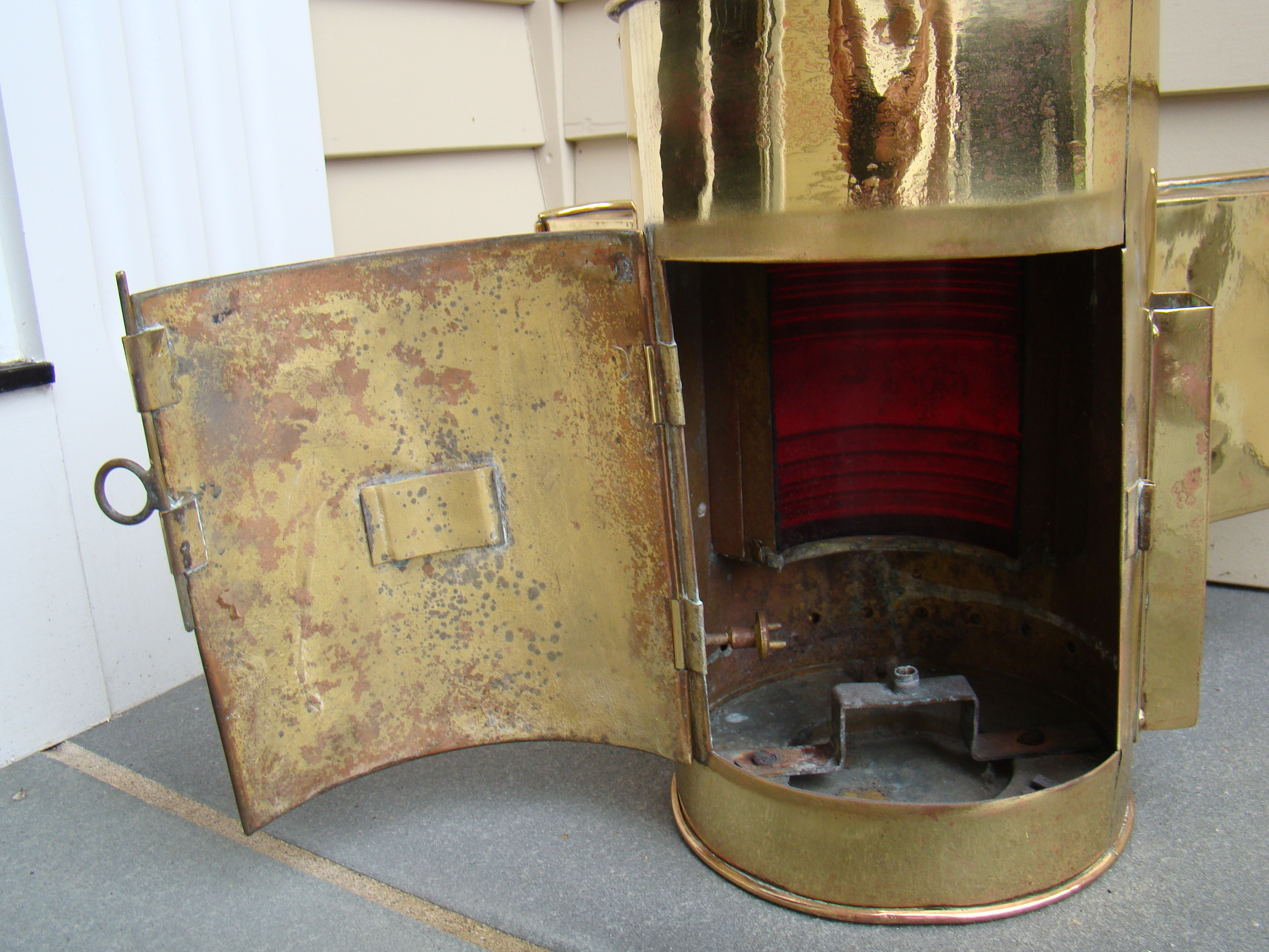 A RARE pair of U.S. Navy "Wing" style ship's bridge lanterns circa 1901-1910 — image 5