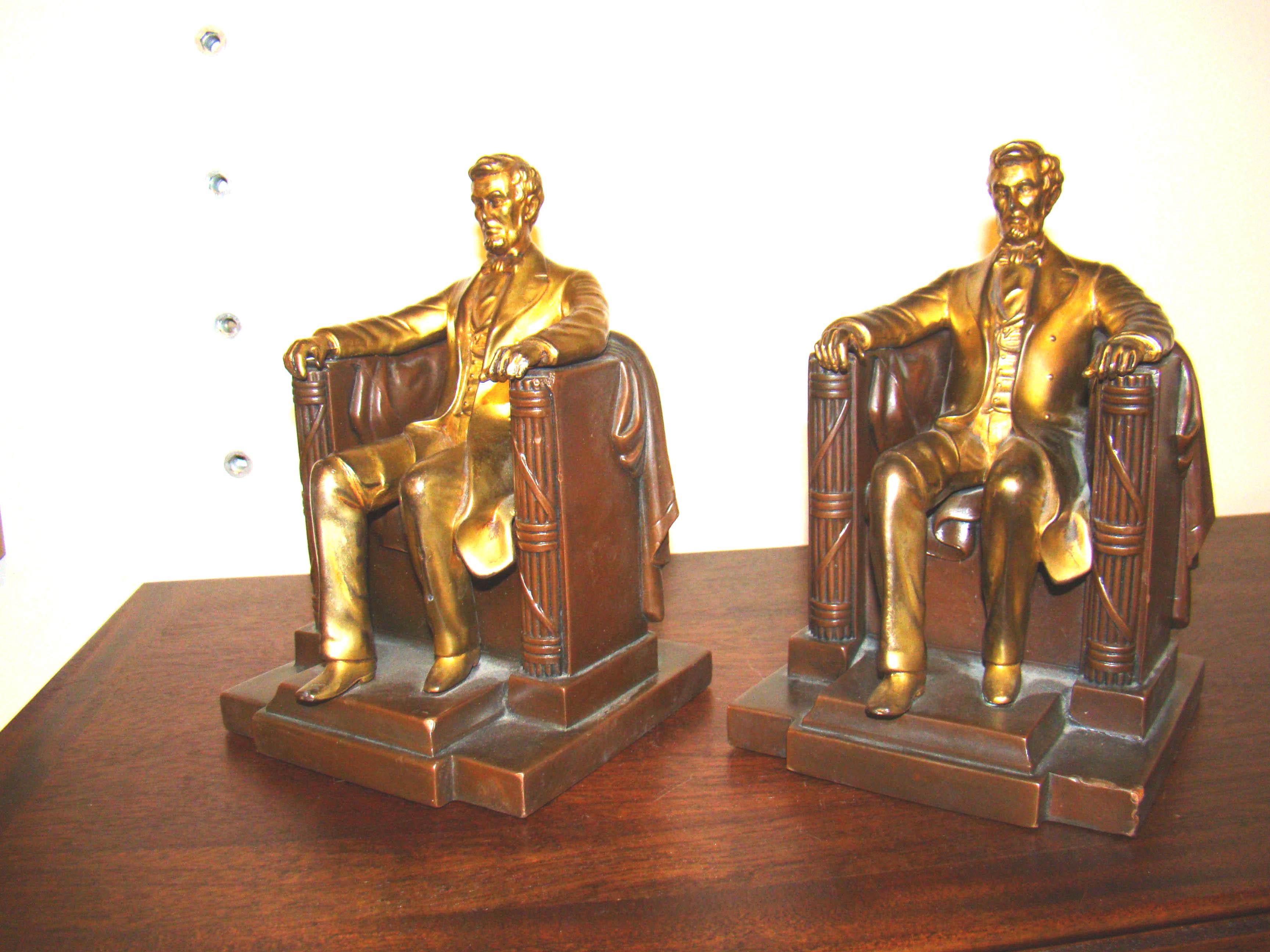 A good pair of vintage 'Lincoln in the chair' bookends made by Jennings Brothers circa 1935 — image 2