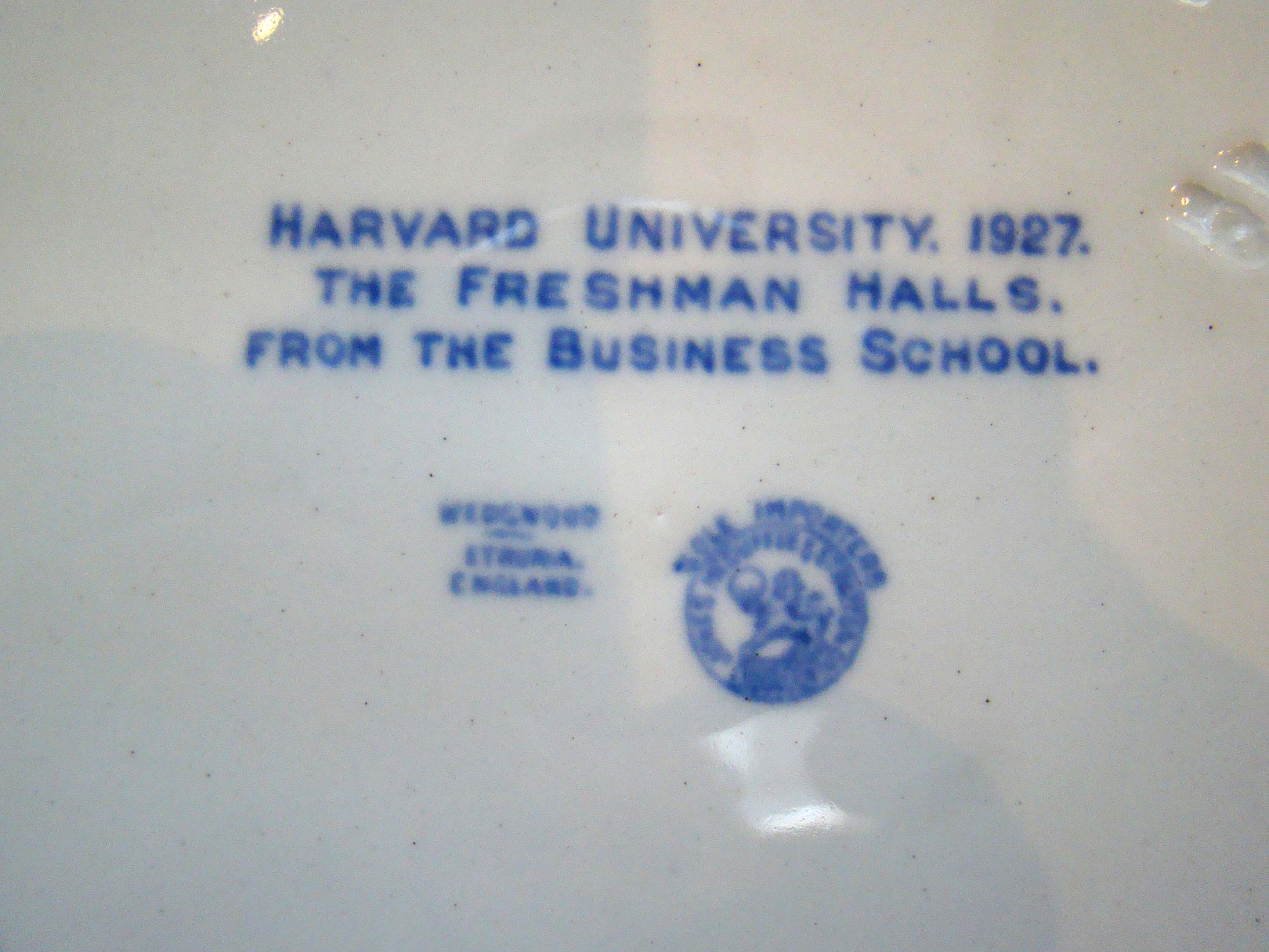 A fine set of four HARVARD UNIVERSITY commemorative plates made by Wedgwood in 1927 — image 4