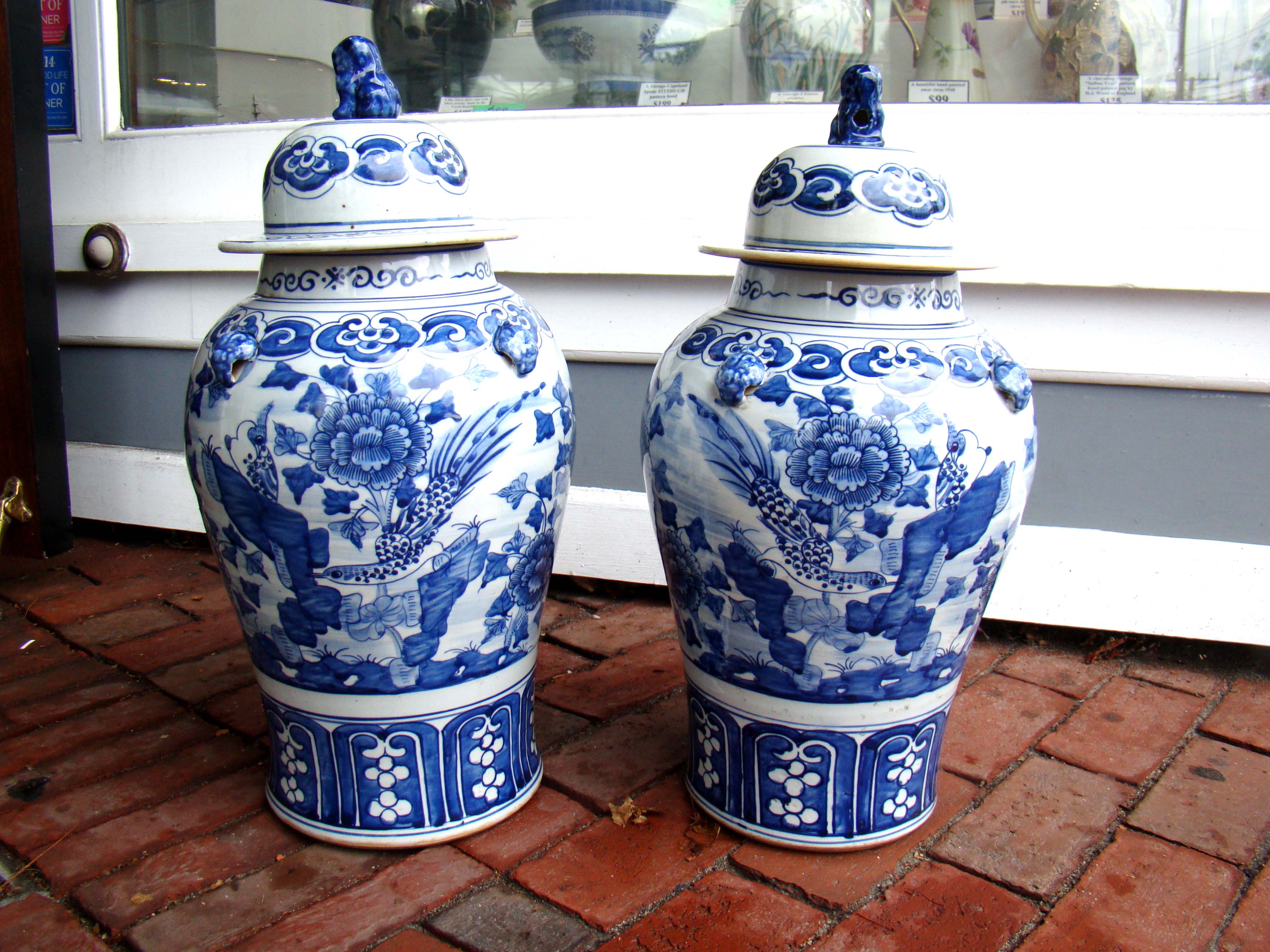 A beautiful pair of Chinese Temple Jars — image 2