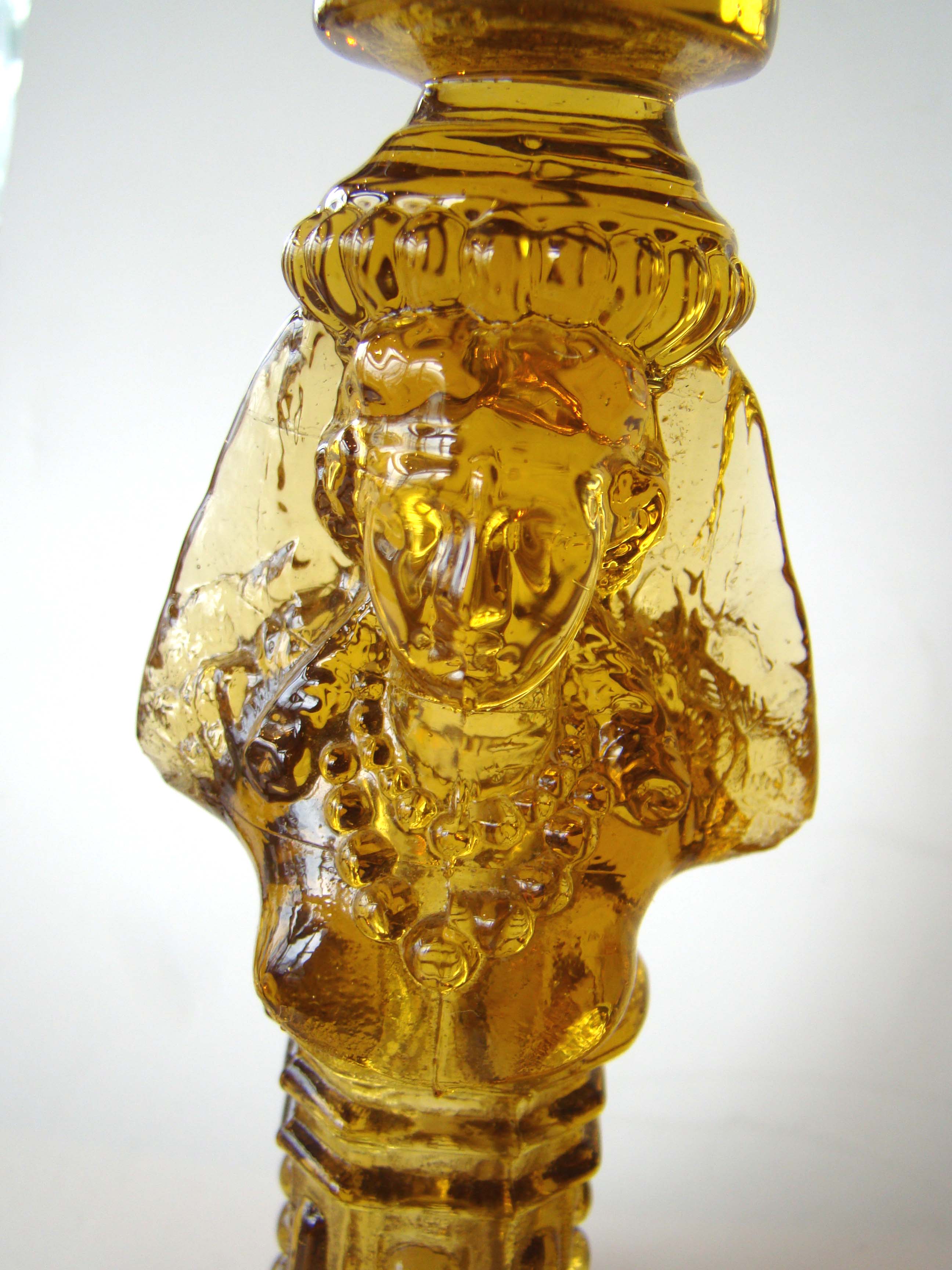 An exceptionally fine and RARE pair of Victorian amber glass candlesticks with female busts — image 2