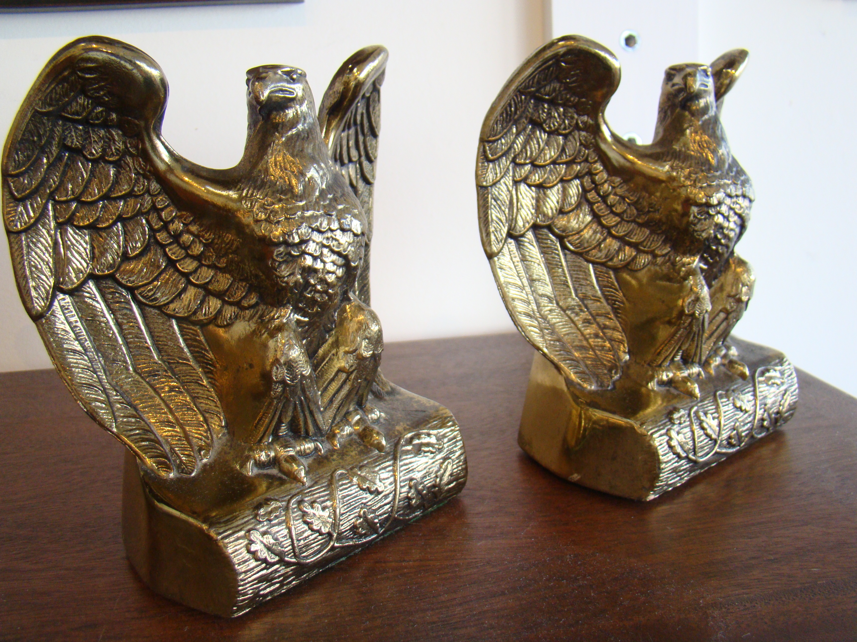 A fine pair of vintage brass American eagle bookends circa 1970 — image 2