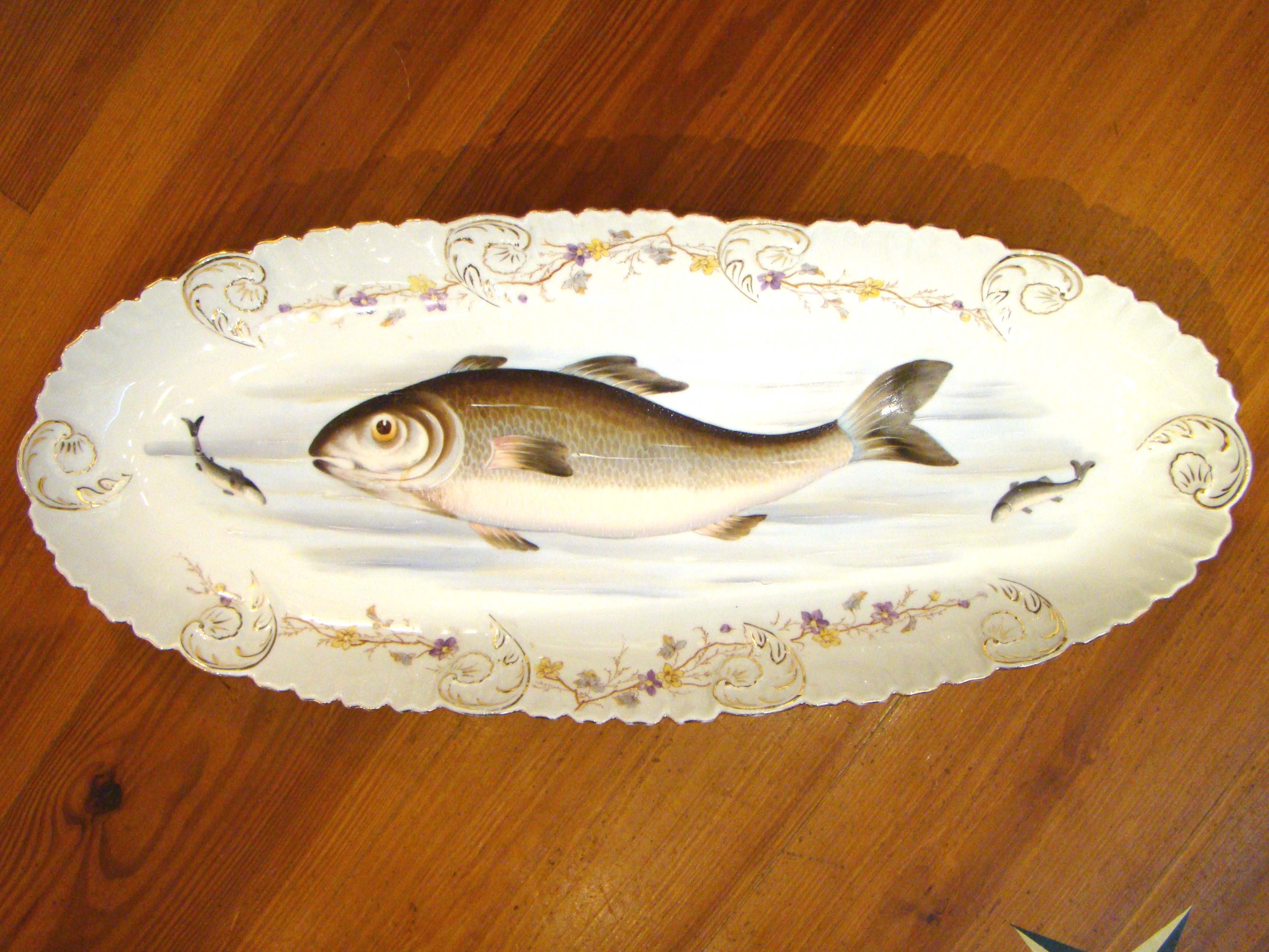 A beautiful hand painted Limoges fish set made by Charles Ahrenfeldt circa 1895 — image 2