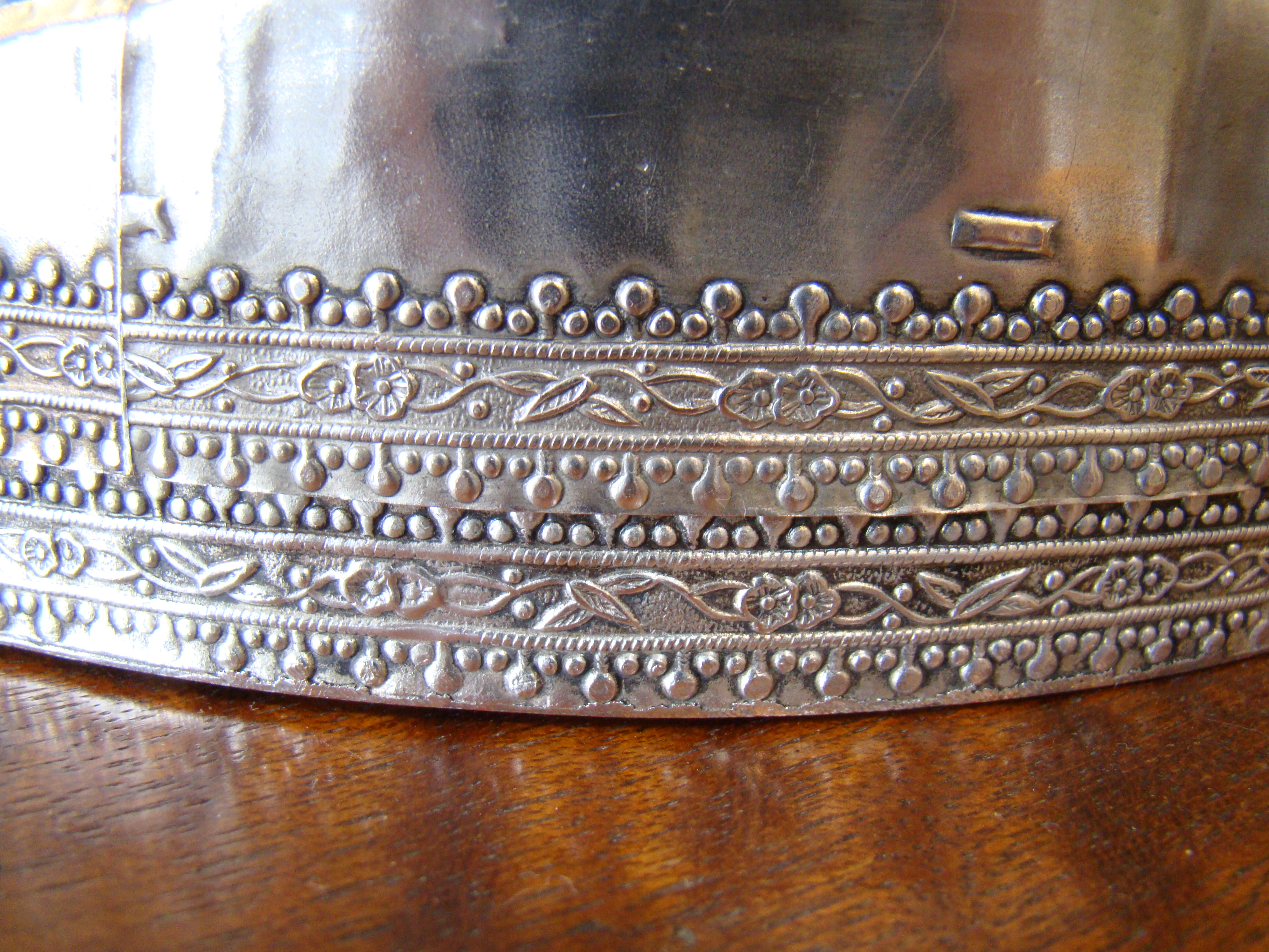 A gorgeous antique Chinese Ming or Ching Dynasty silver mounted porcelain box — image 3
