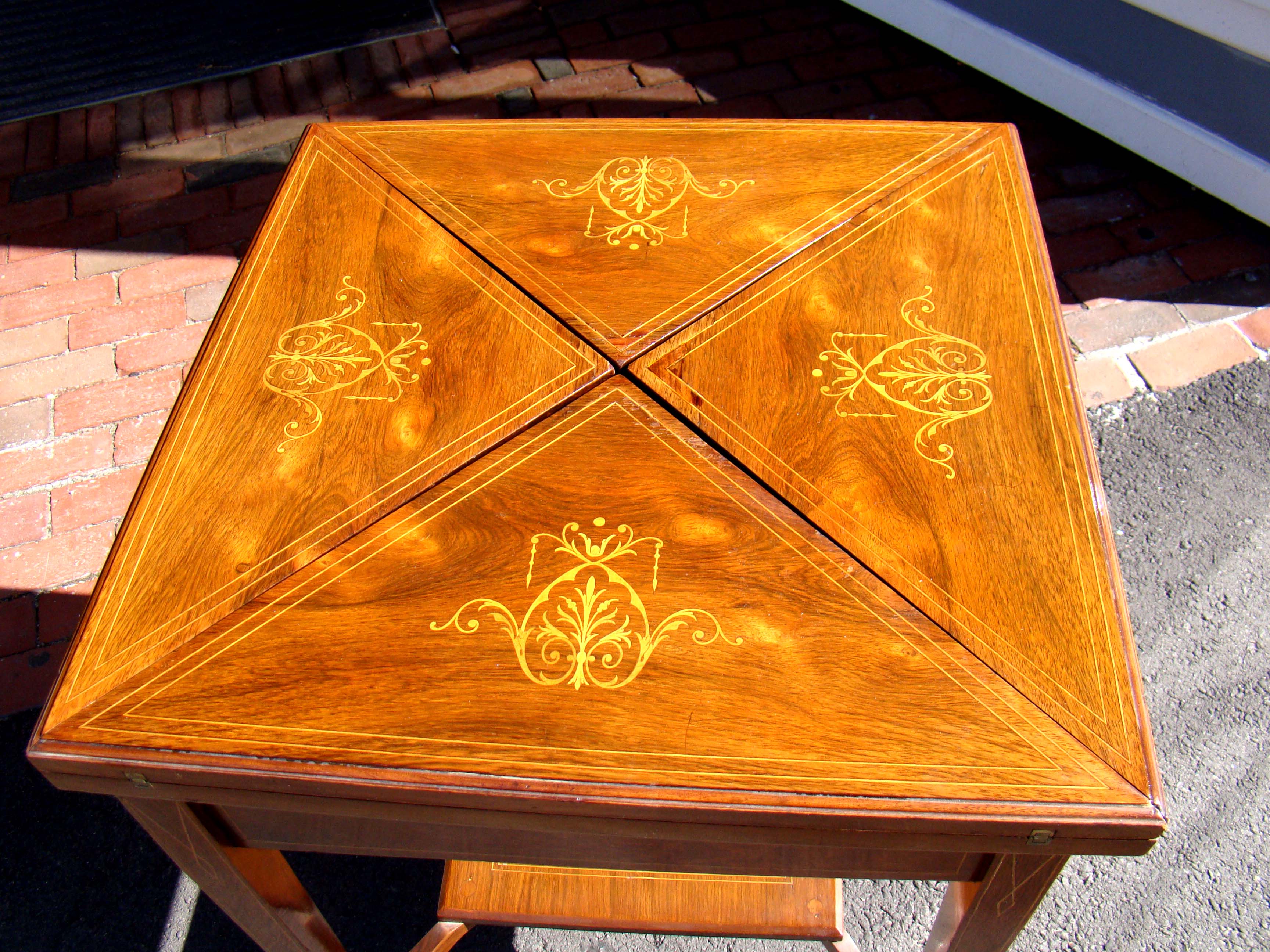 A fine 19th century rosewood fold-over games table inlaid with boxwood circa 1860-1870 — image 3