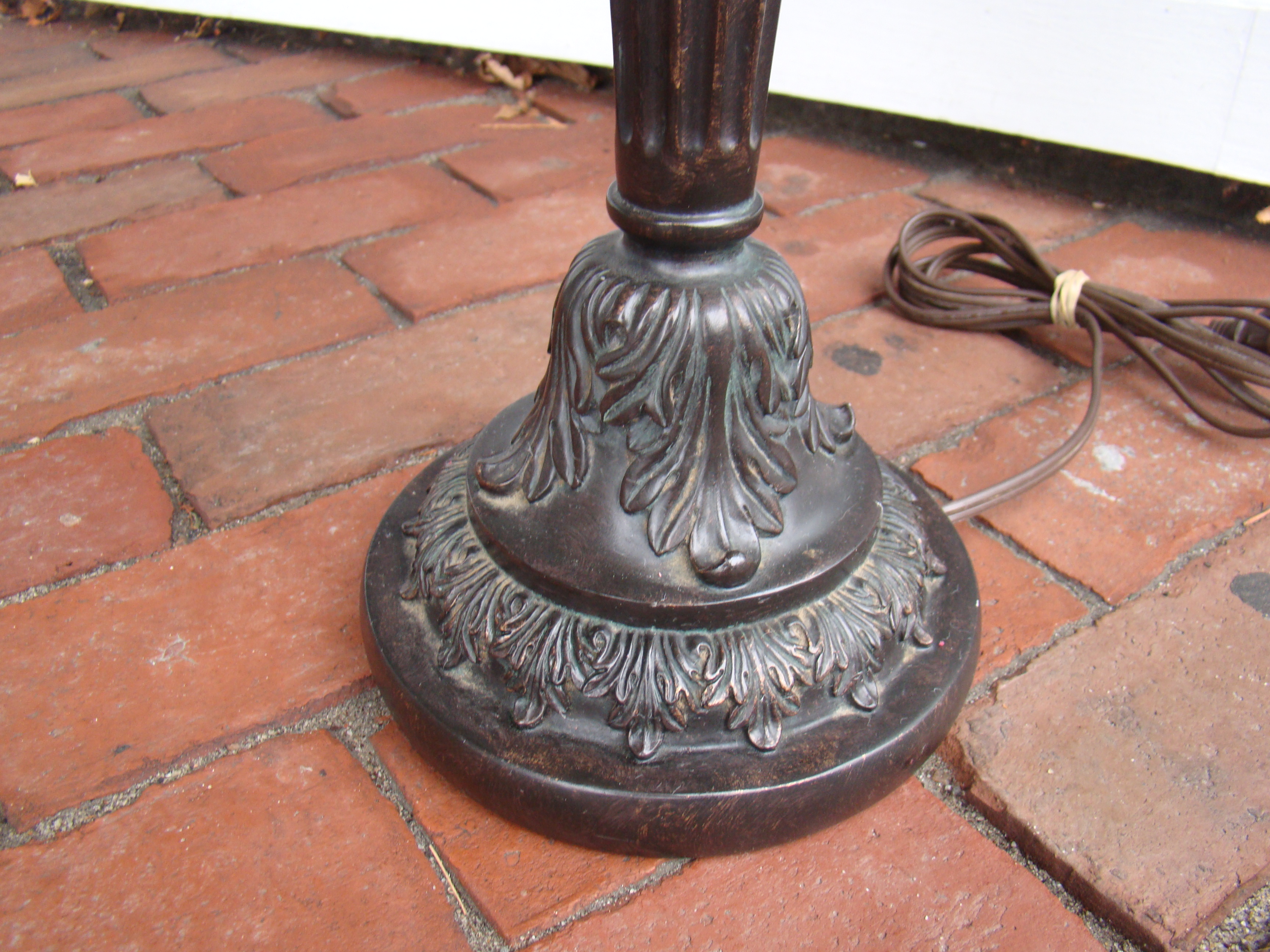 A gorgeous "TIFFANY" style lamp — image 4