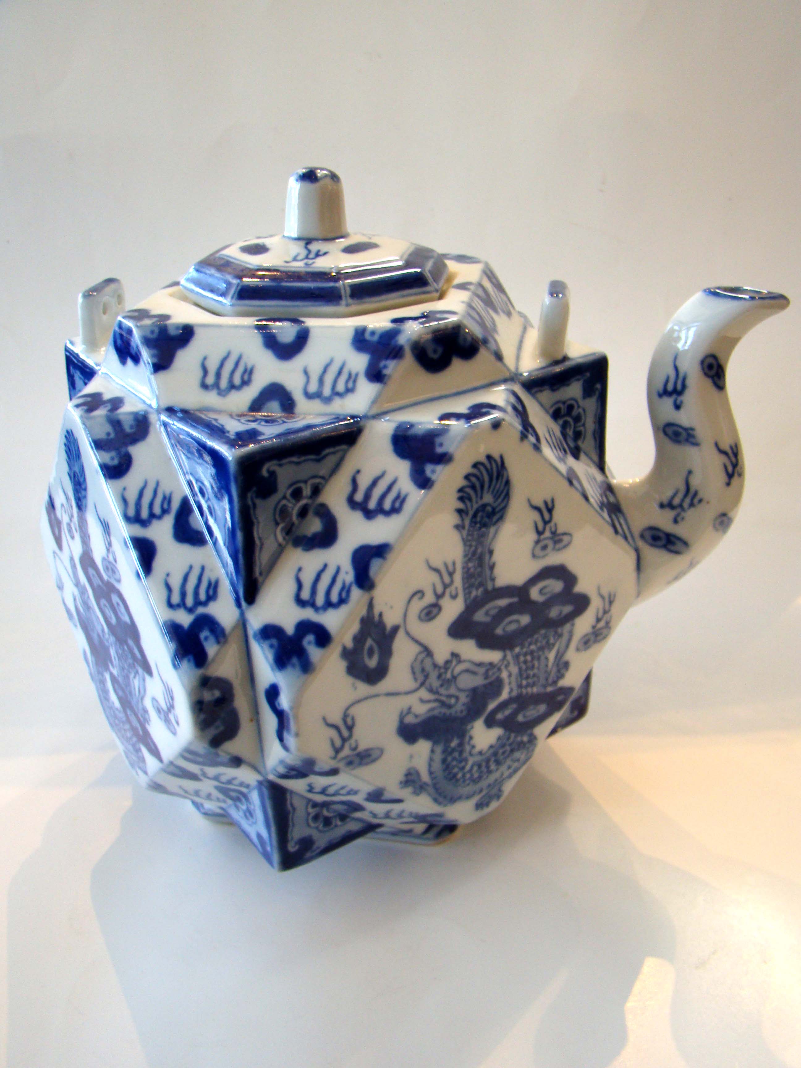 An unusual Chinese faceted square form teapot with dragon decoration — image 3