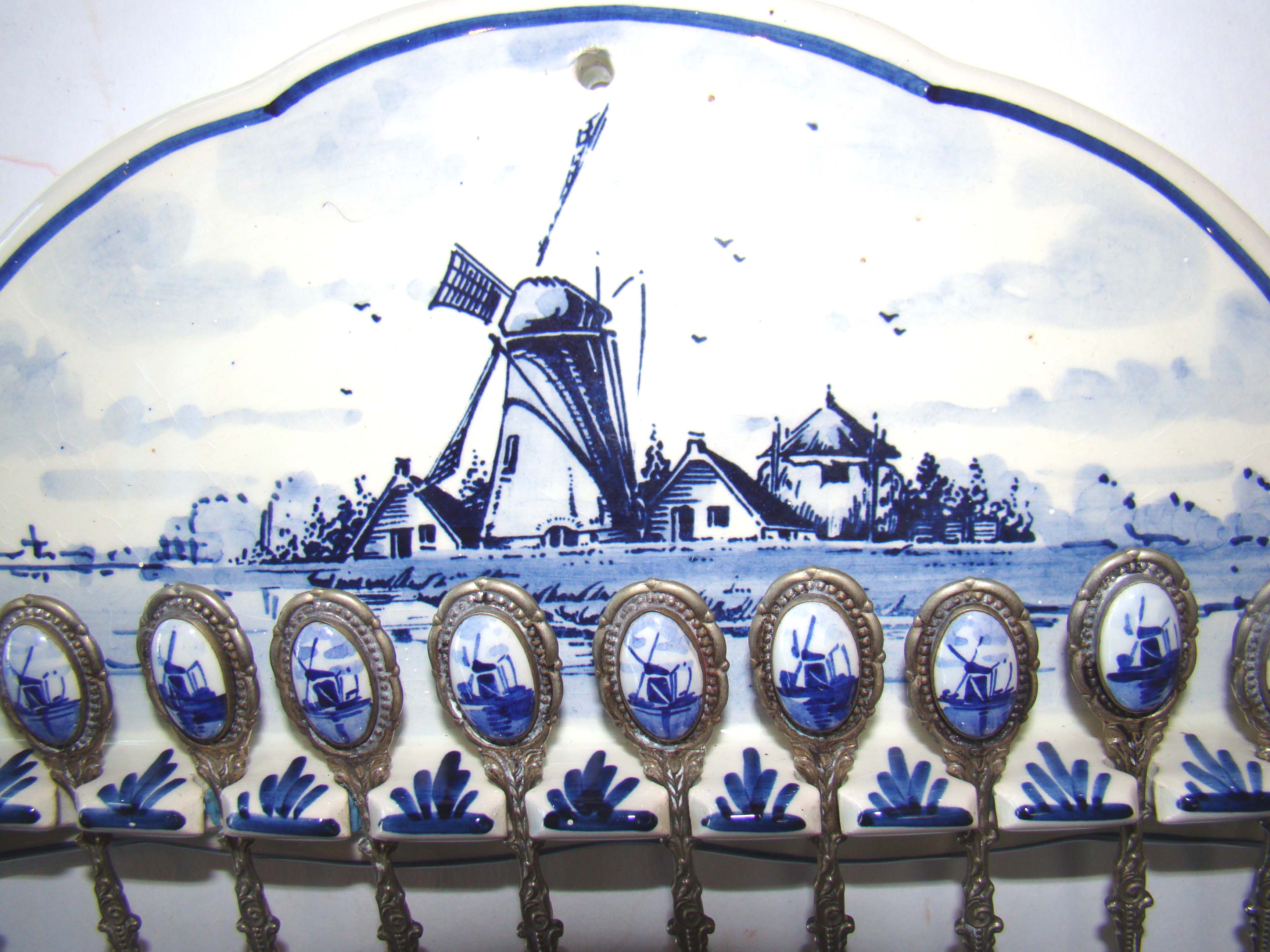 An attractive vintage hand painted Dutch Delft spoon and fork rack circa 1950 — image 2