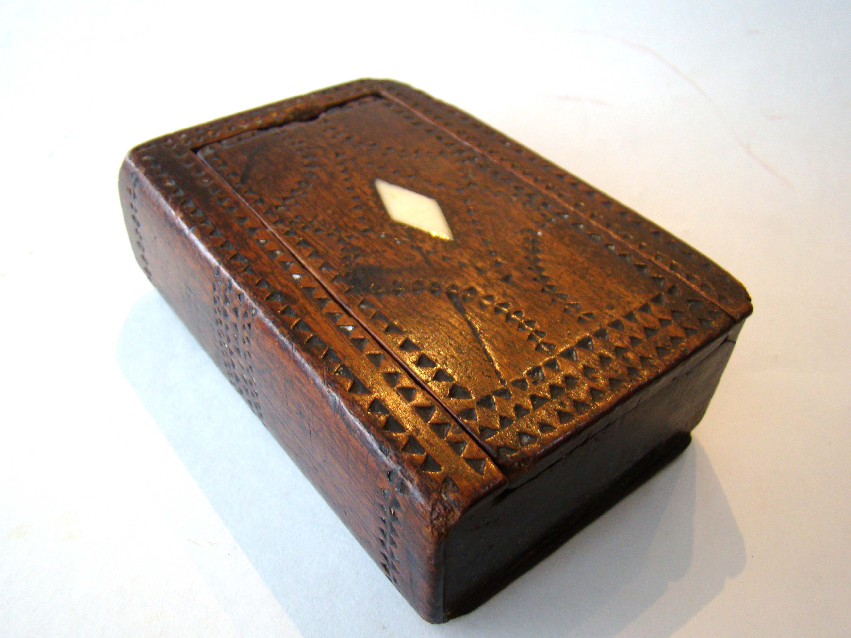 A Napoleonic period Prisoner-of-war carved wooden book-form game box circa 1800-1810 — image 2