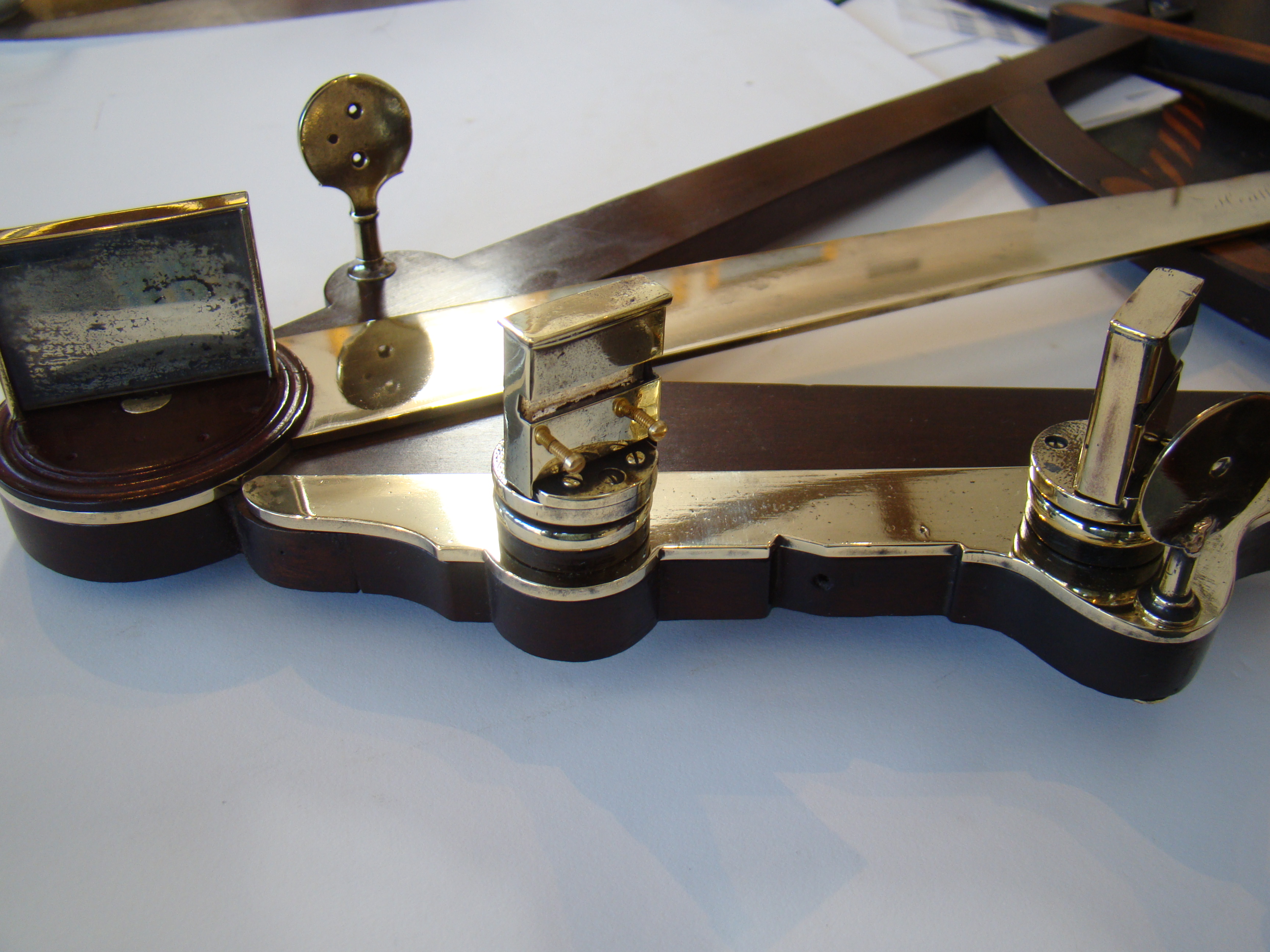 A fine and RARE Mariner's Octant made in London between 1751-1771 by Thomas Heath & Tycho Wing — image 7