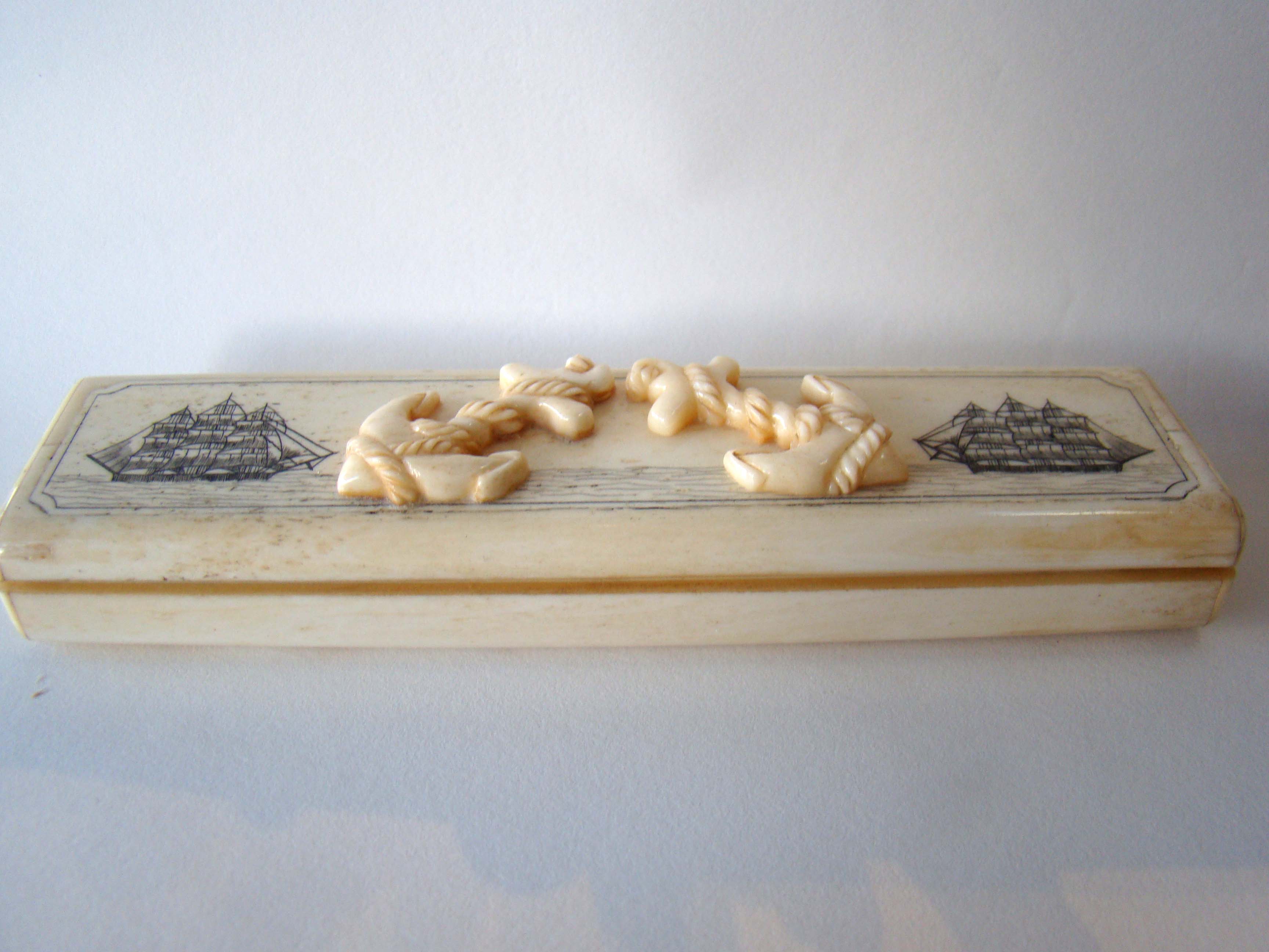 A lovely whalebone box having two anchors and two ships on the lid. 20th century — image 3
