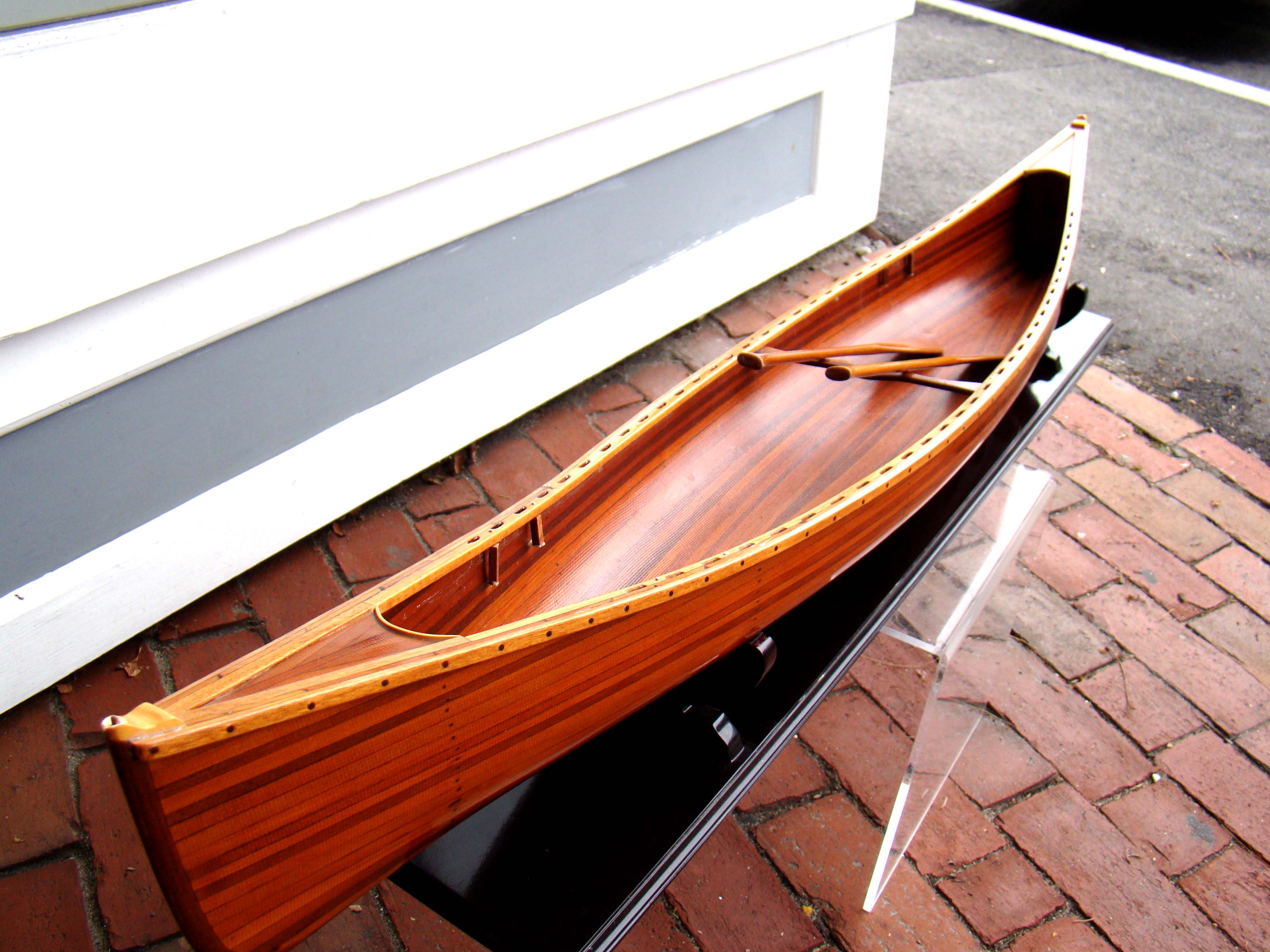 A fabulous scratch-built contemporary scale model of a canoe 43" long — image 5