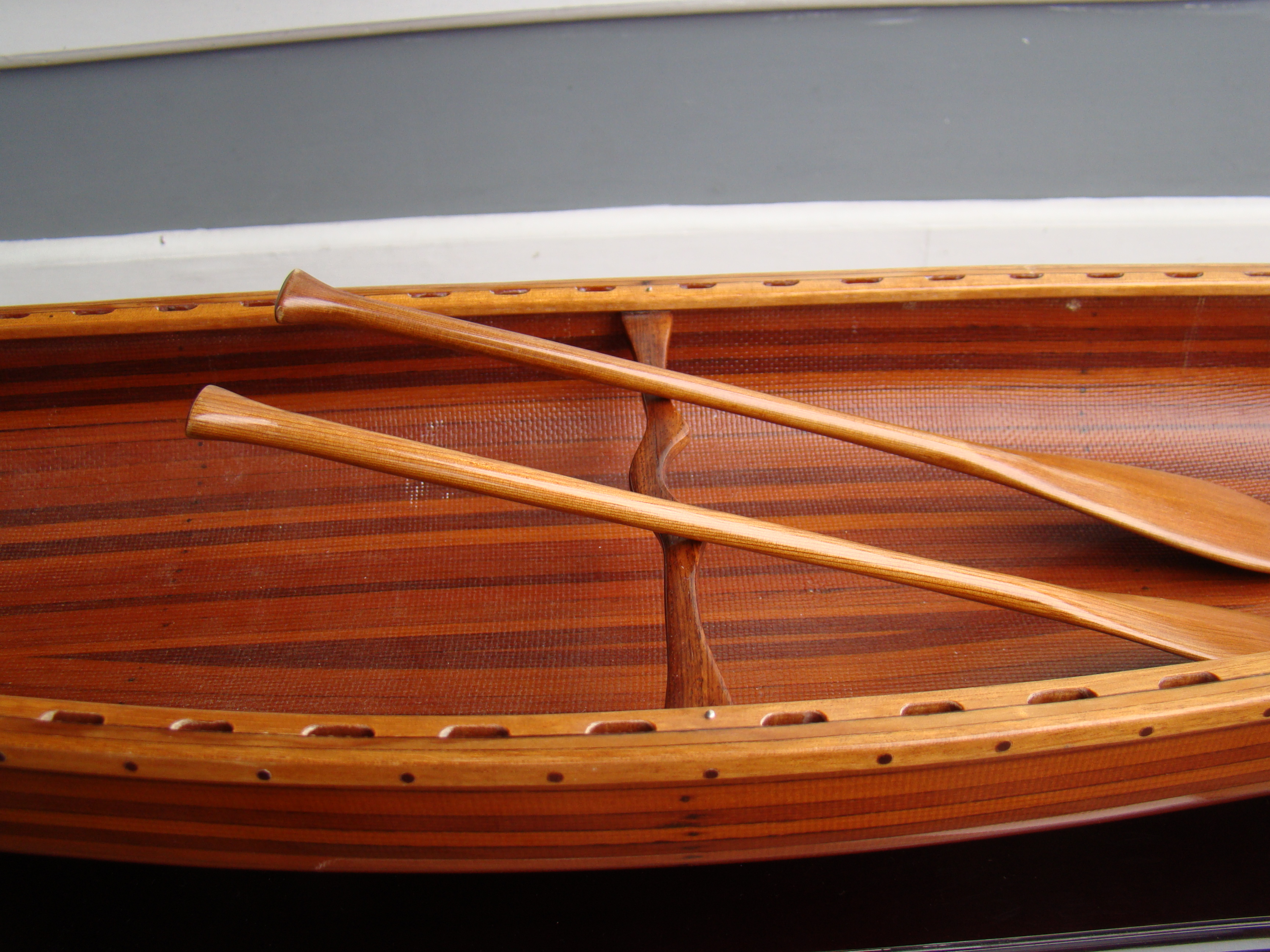A fabulous scratch-built contemporary scale model of a canoe 43" long — image 7