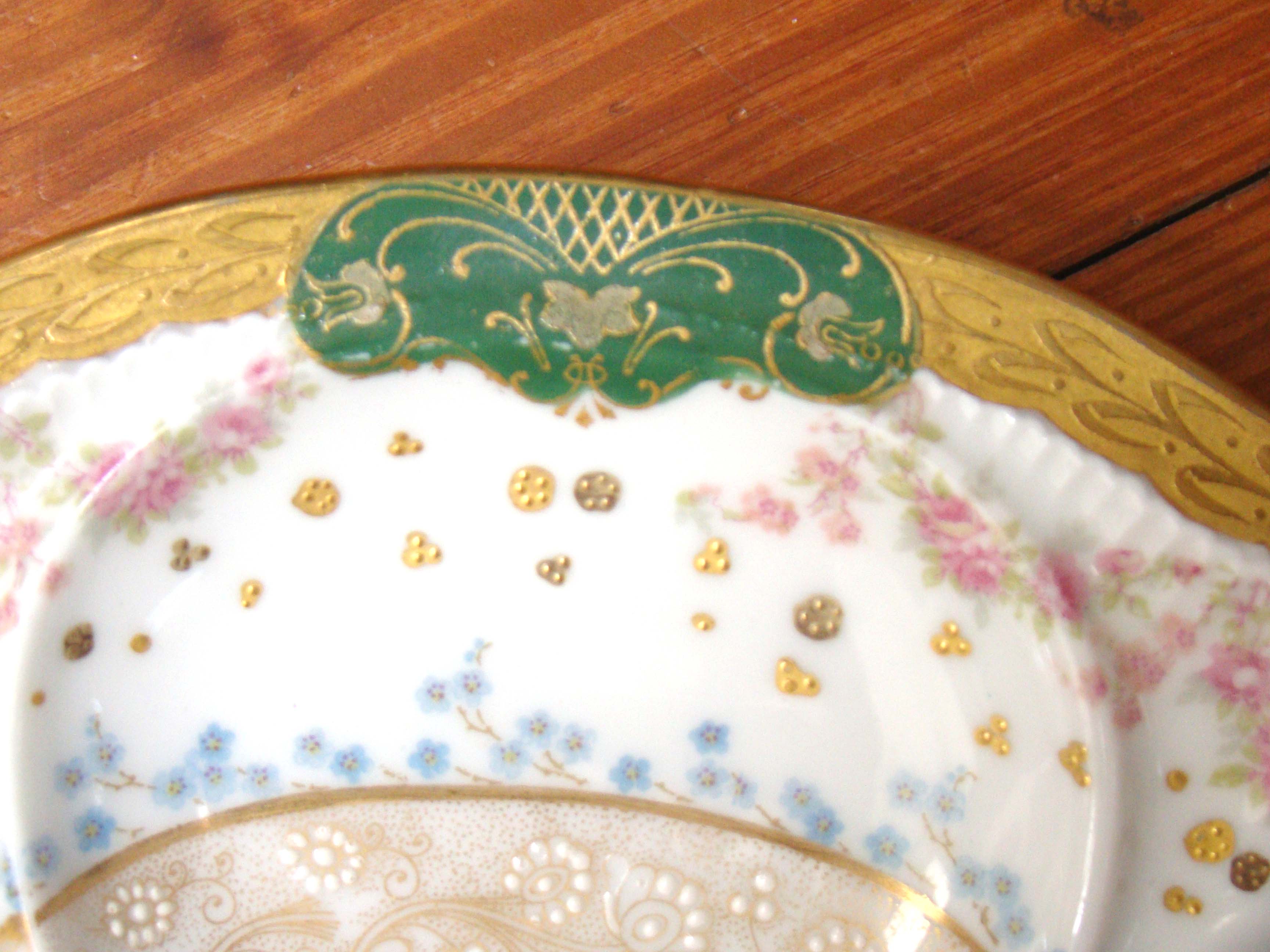 A beautiful late 19th century LIMOGES oyster plate made by Charles Haviland circa 1895 — image 2