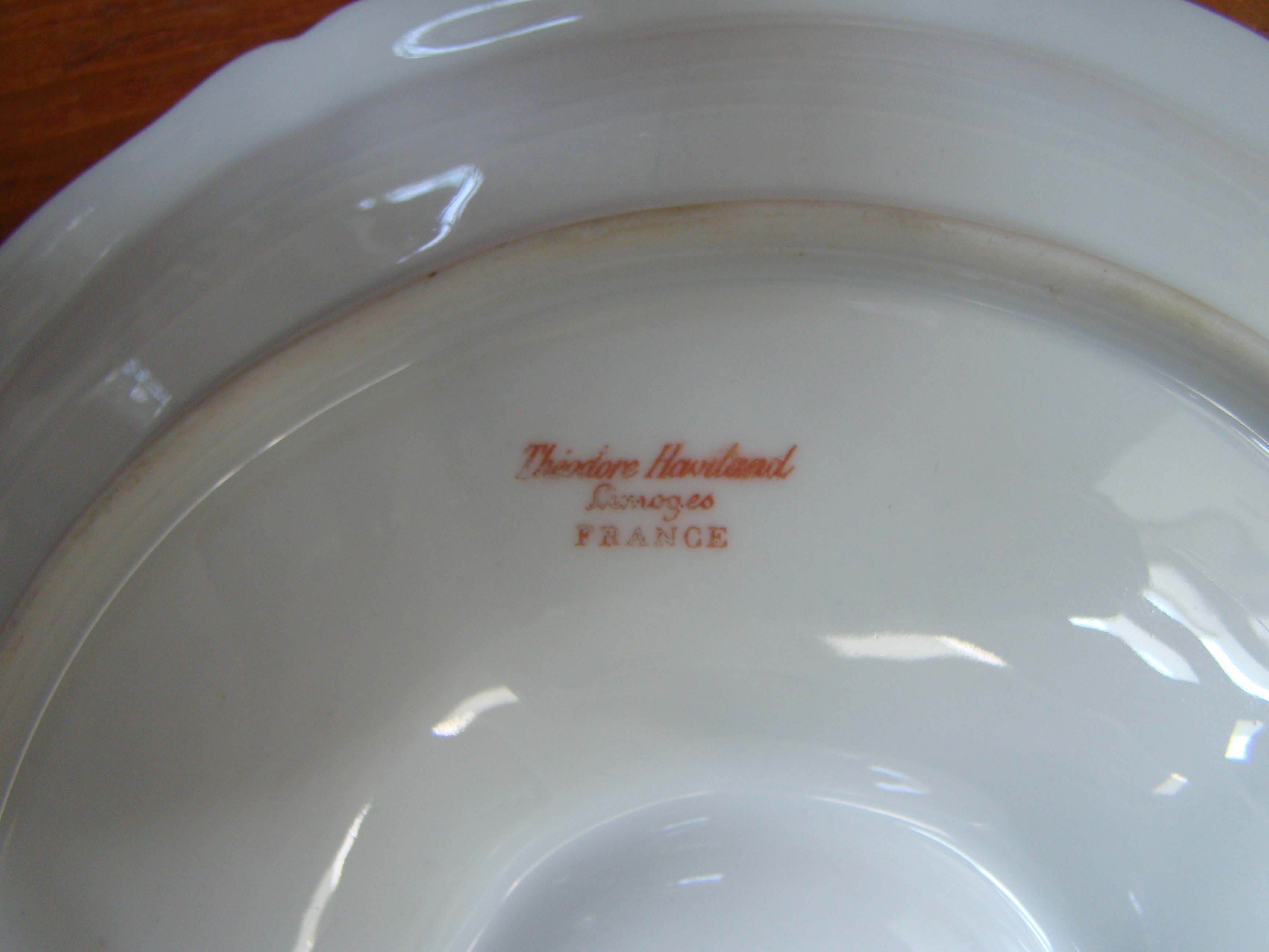 A beautiful late 19th century LIMOGES oyster plate made by Charles Haviland circa 1895 — image 3