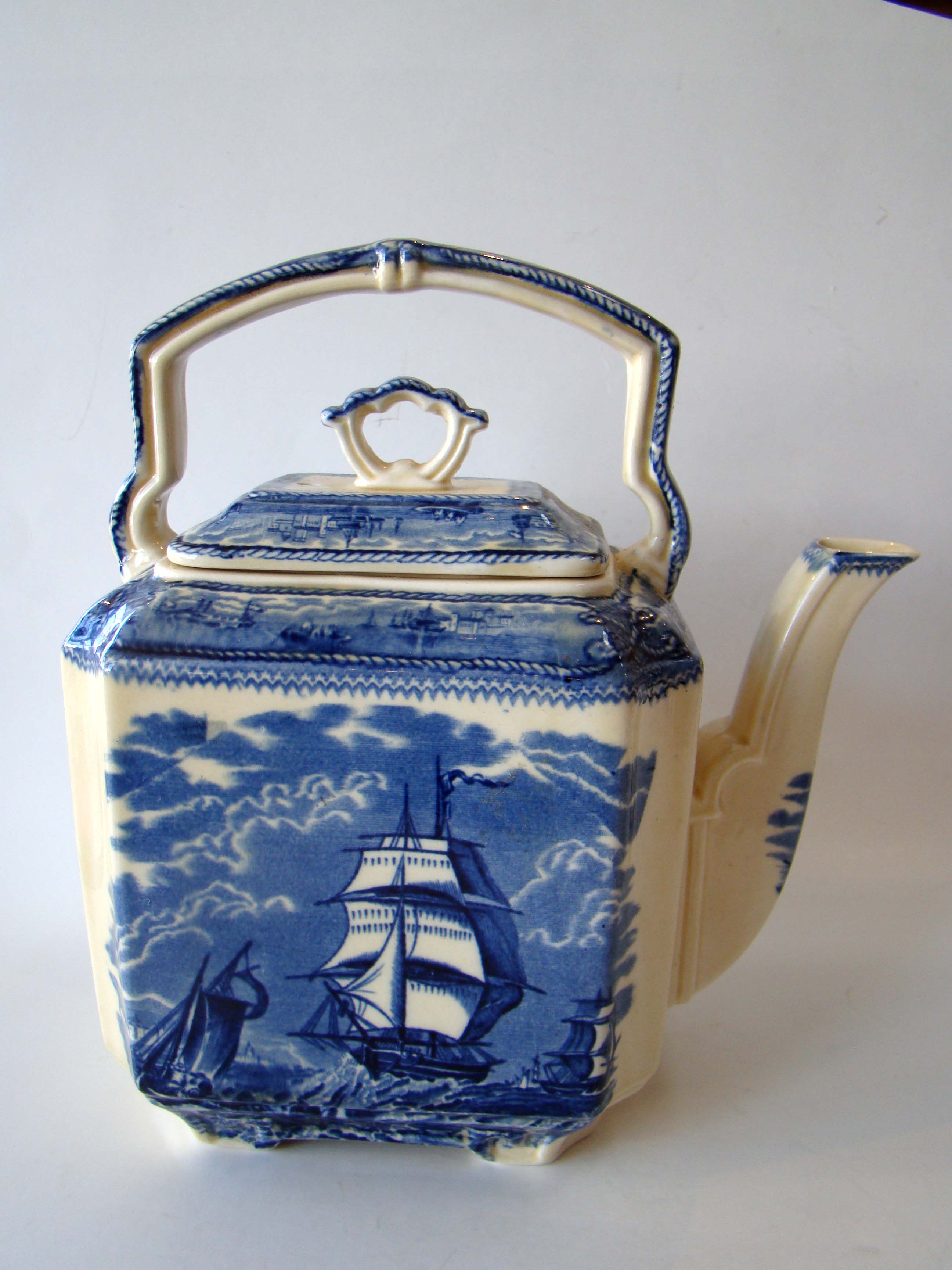 A fine and rare 19th century Mason's Ironstone teapot in the "American Marine" pattern circa 1850