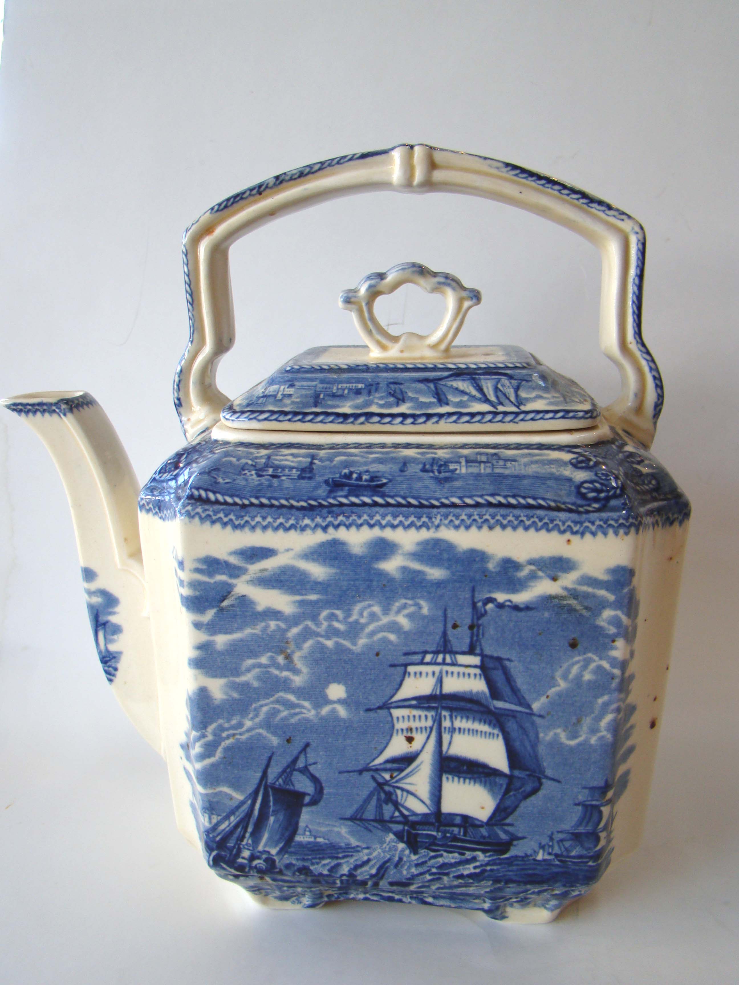 A fine and rare 19th century Mason's Ironstone teapot in the "American Marine" pattern circa 1850 — image 3