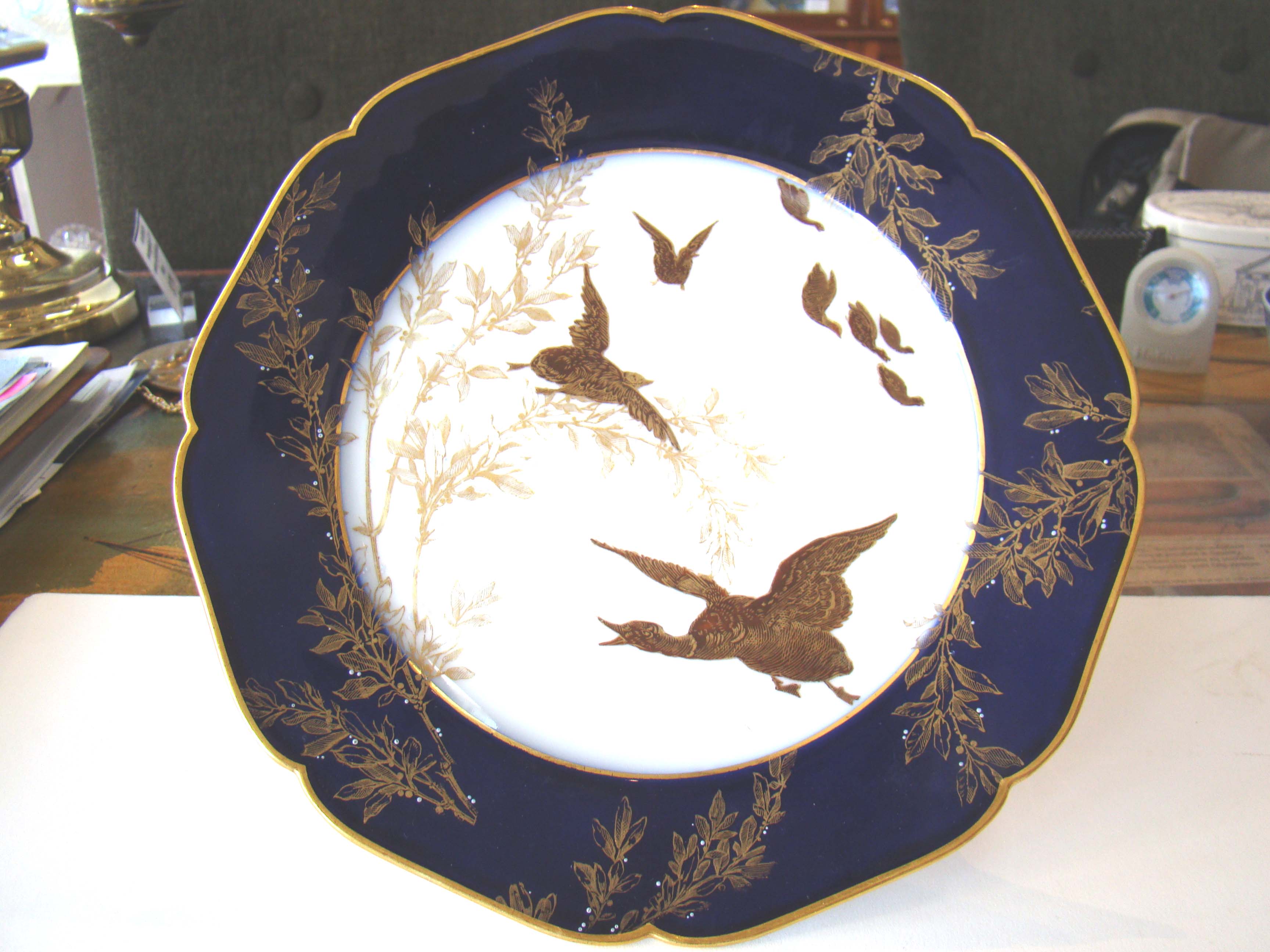A STUNNING AND EXTREMELY RARE SET OF 12 HAVILAND LIMOGES DINNER PLATES CIRCA 1888 — image 3