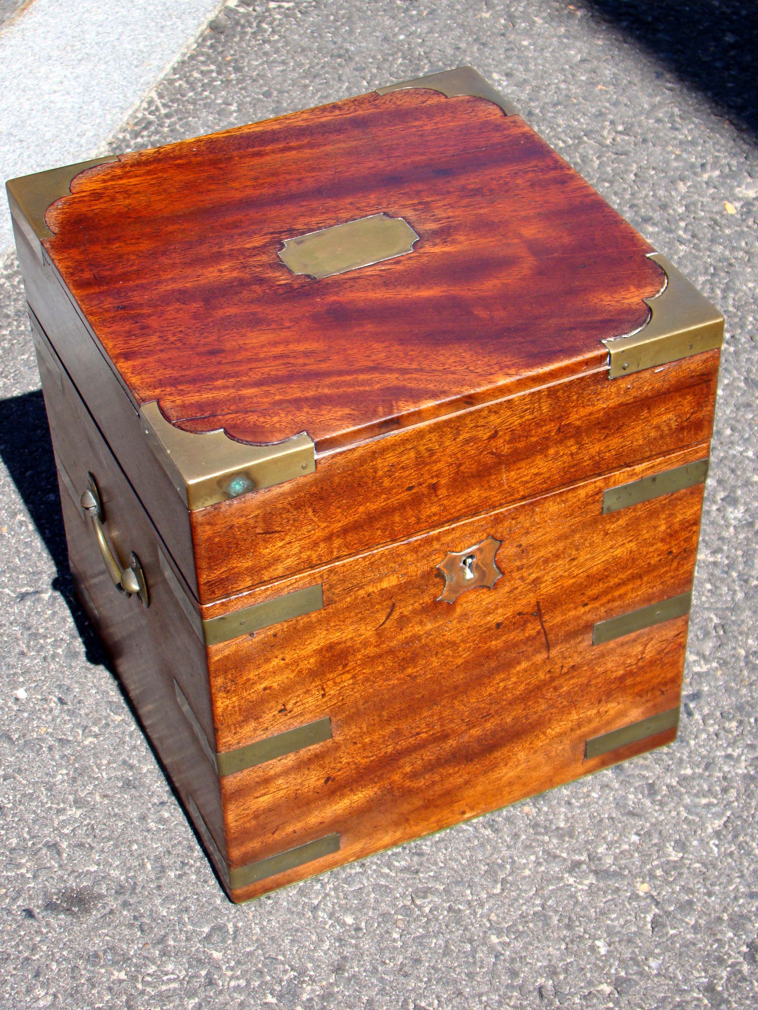 An early 19th century Captain's brass mounted mahogany liquor box with its' original decanters circa 1830 — image 2