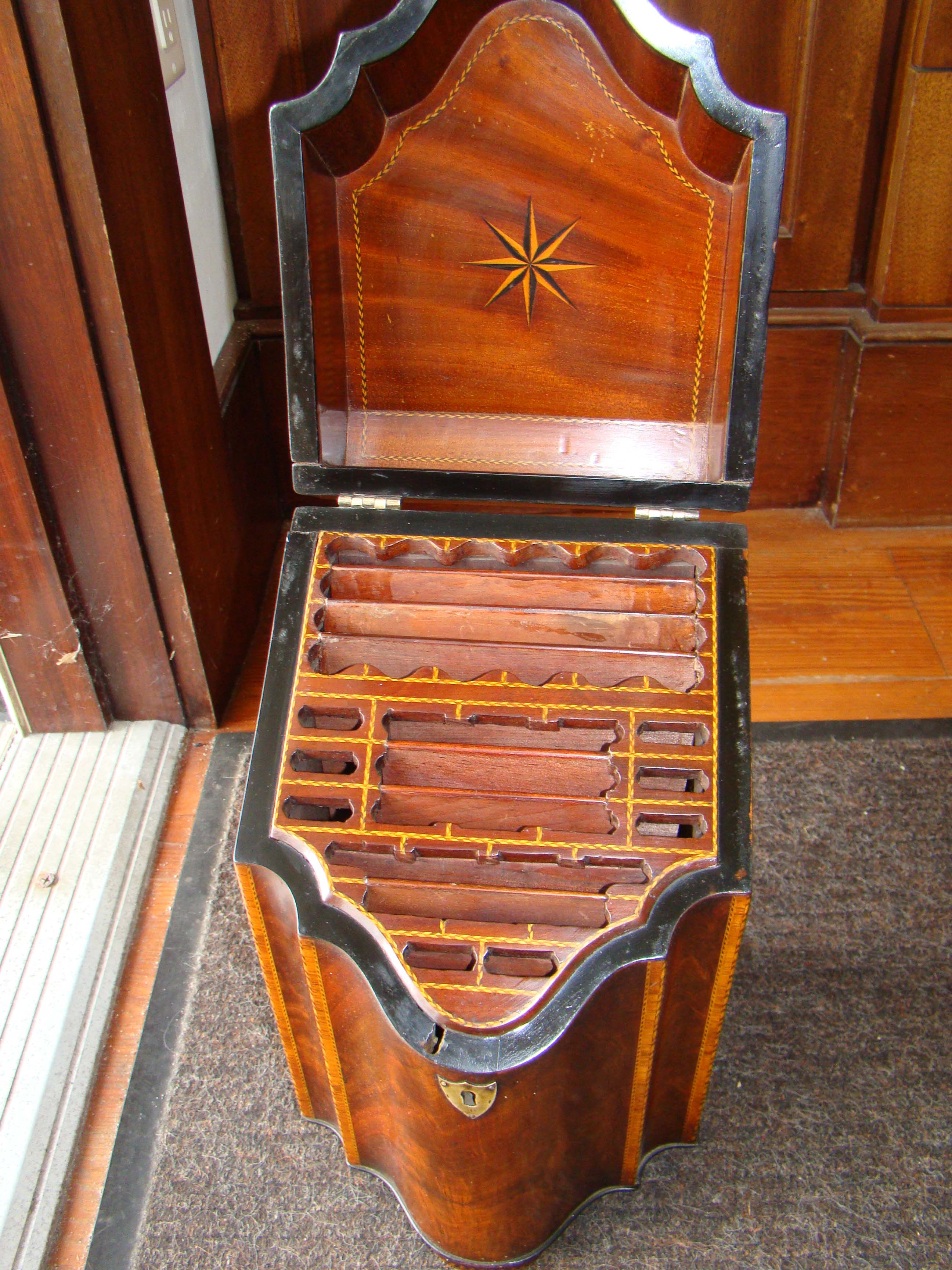 A very fine English mahogany cutlery box made circa 1780 — image 2
