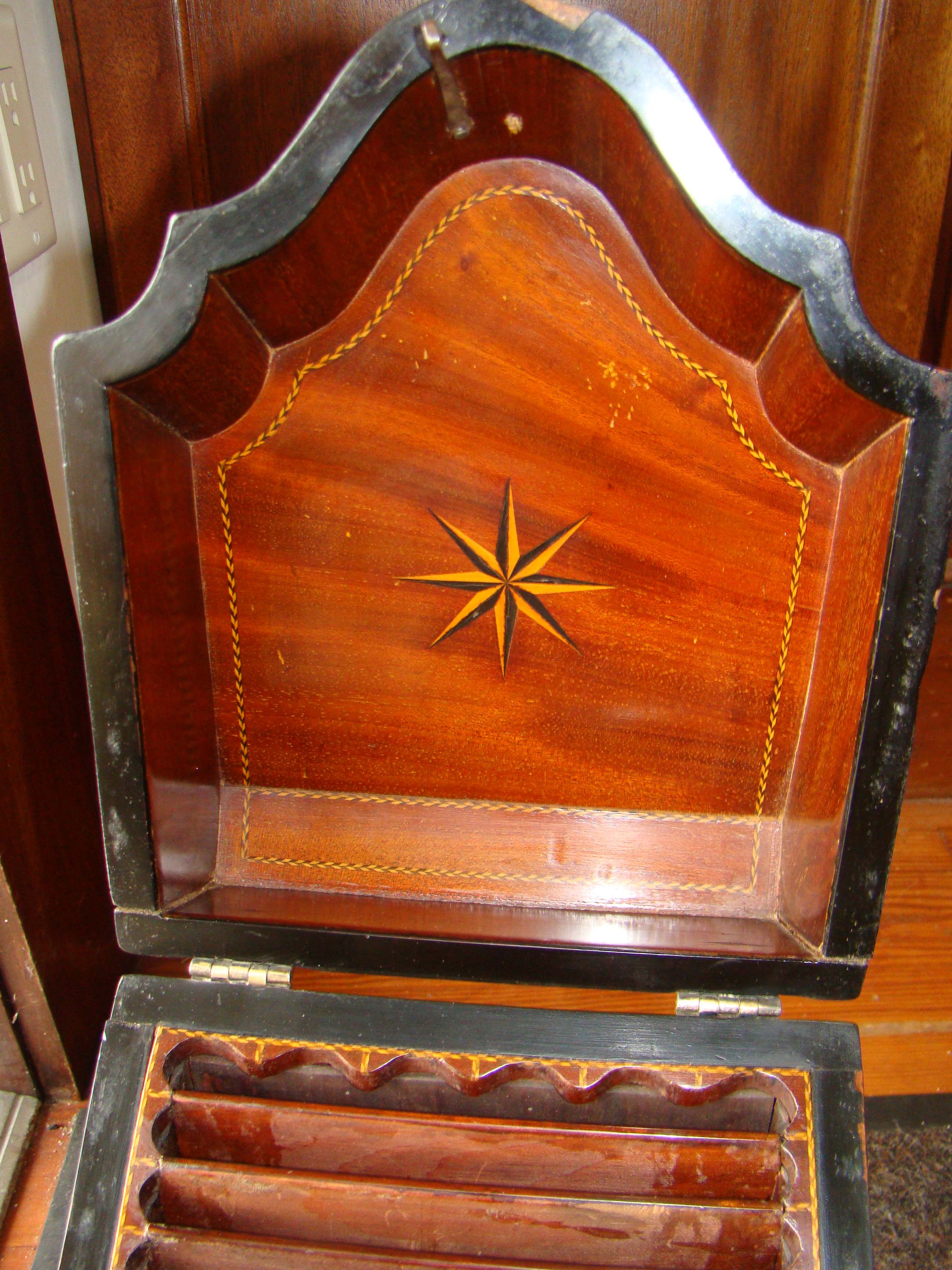 A very fine English mahogany cutlery box made circa 1780 — image 3