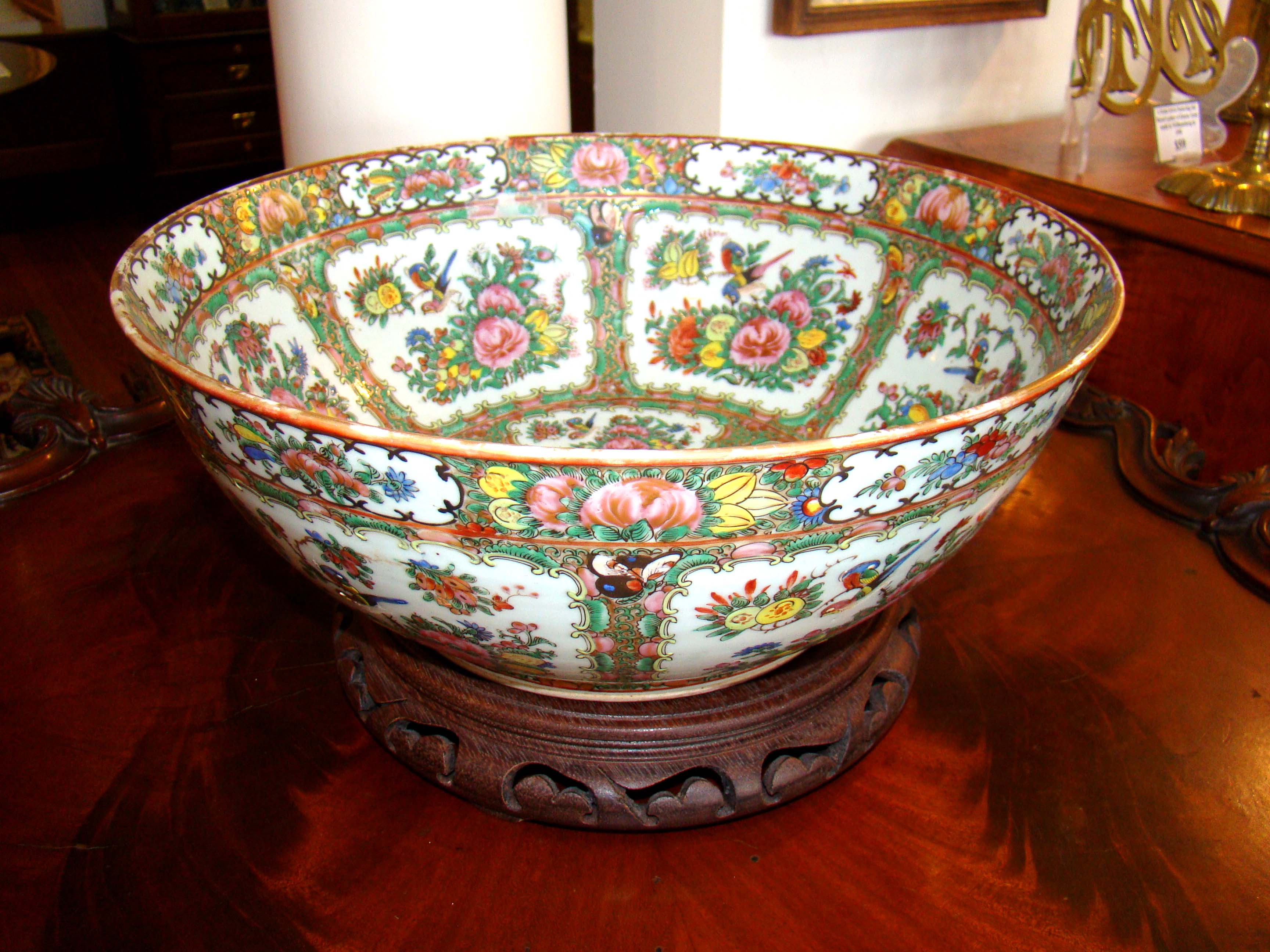 An impressive Chinese Export Rose Medallion Imperial size bowl circa 1830
