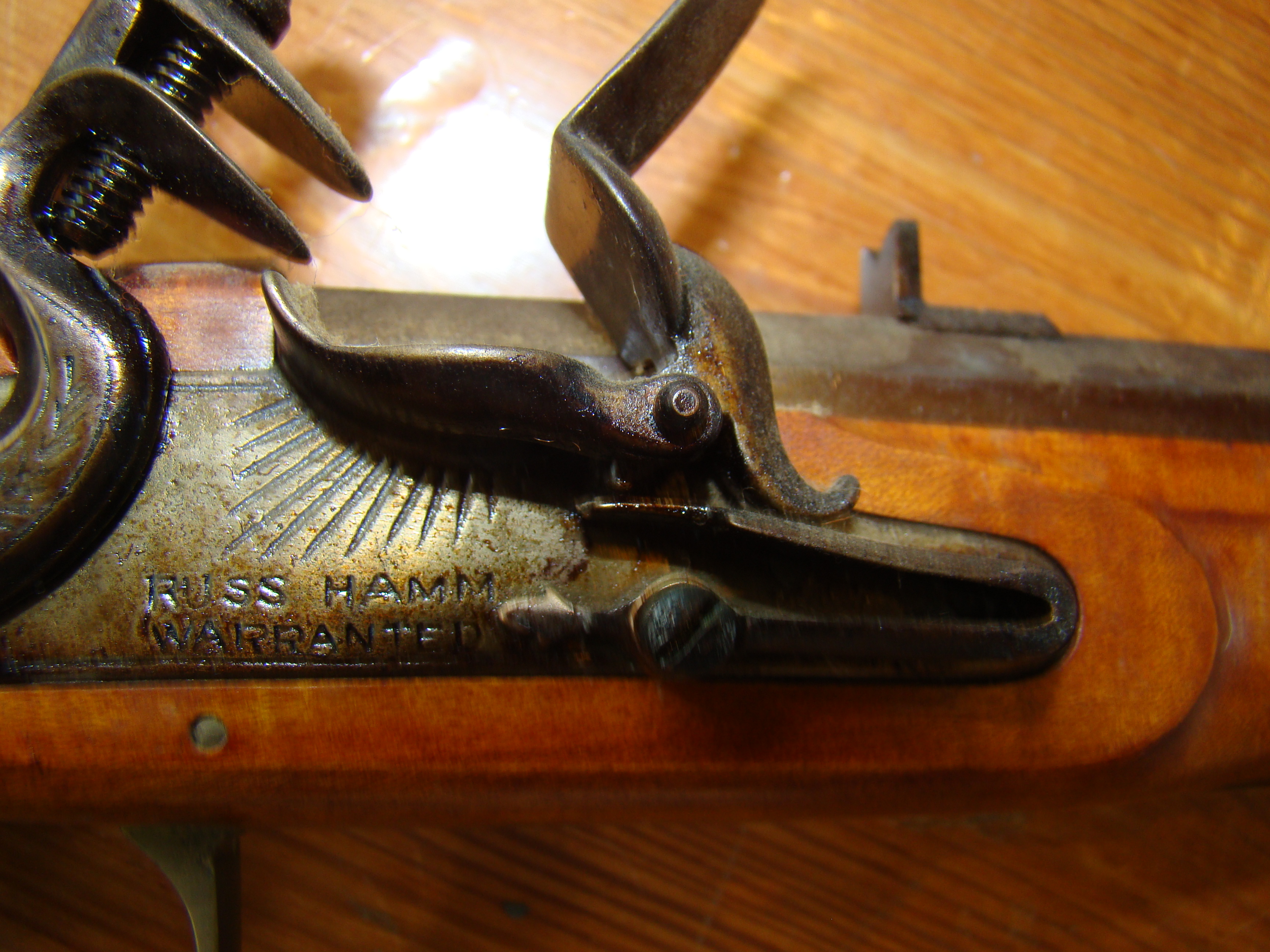 A fine vintage Kentucky 'style' flintlock pistol in tiger maple with lockplate signed "Russ Hamm Warranted" — image 3