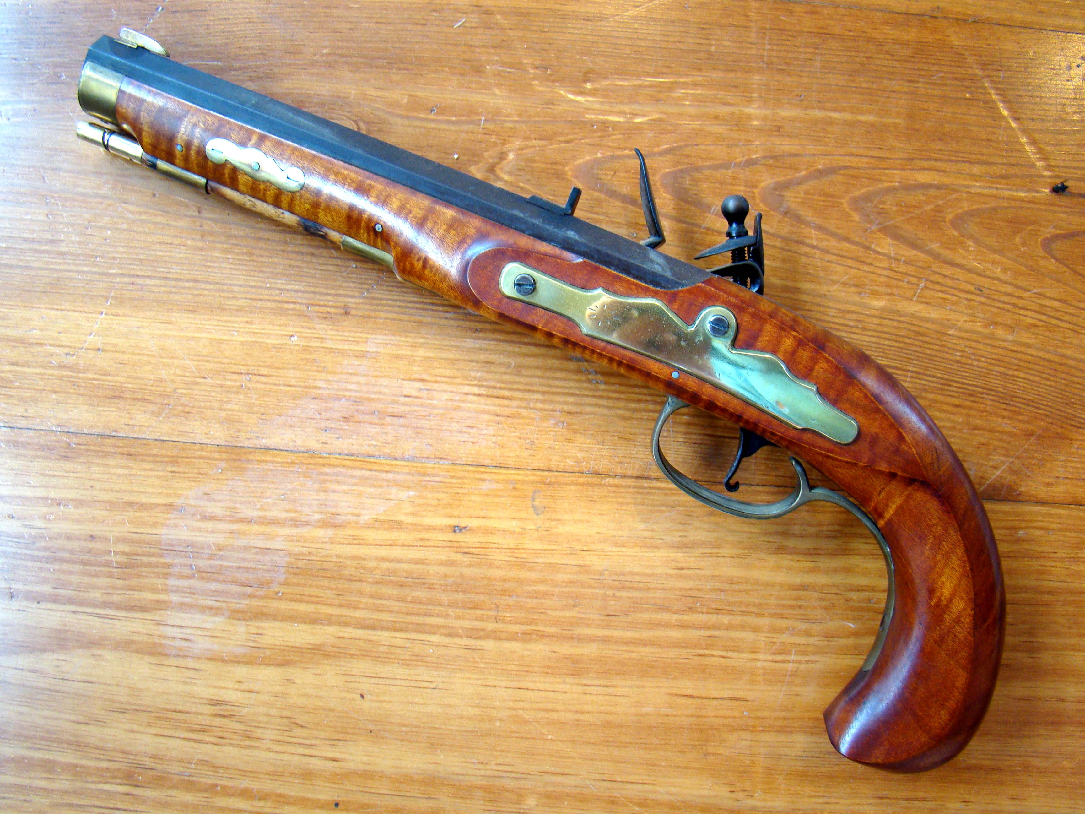 A fine vintage Kentucky 'style' flintlock pistol in tiger maple with lockplate signed "Russ Hamm Warranted" — image 2