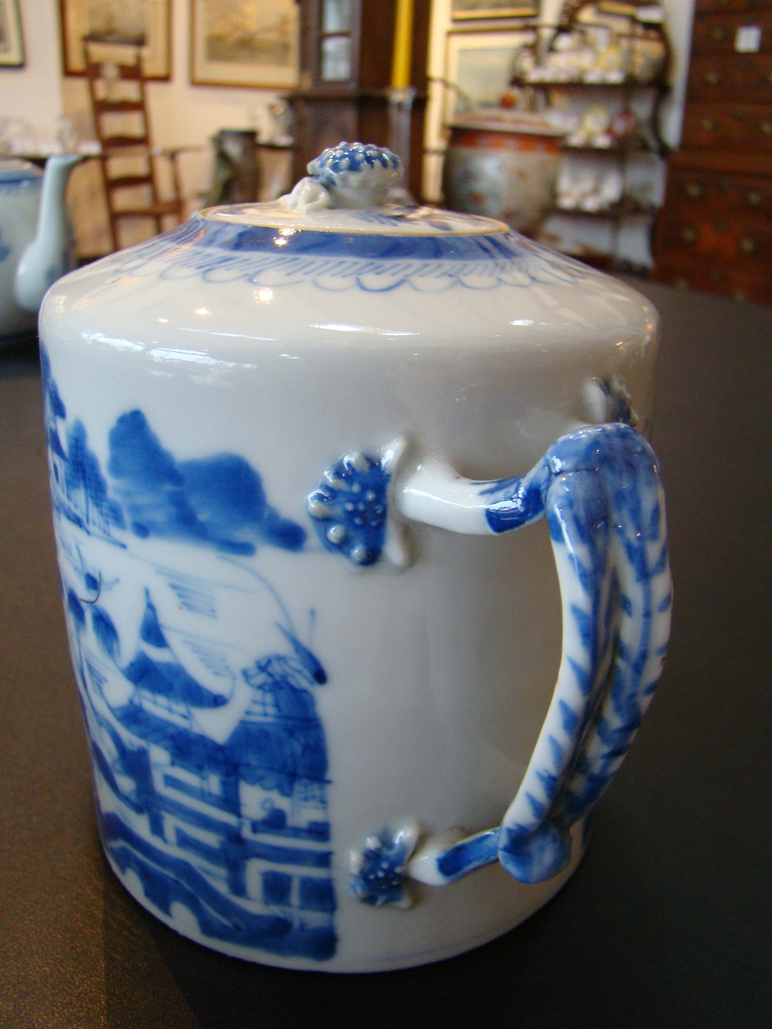 A fine Chinese Export Canton Drum Form Teapot circa 1840