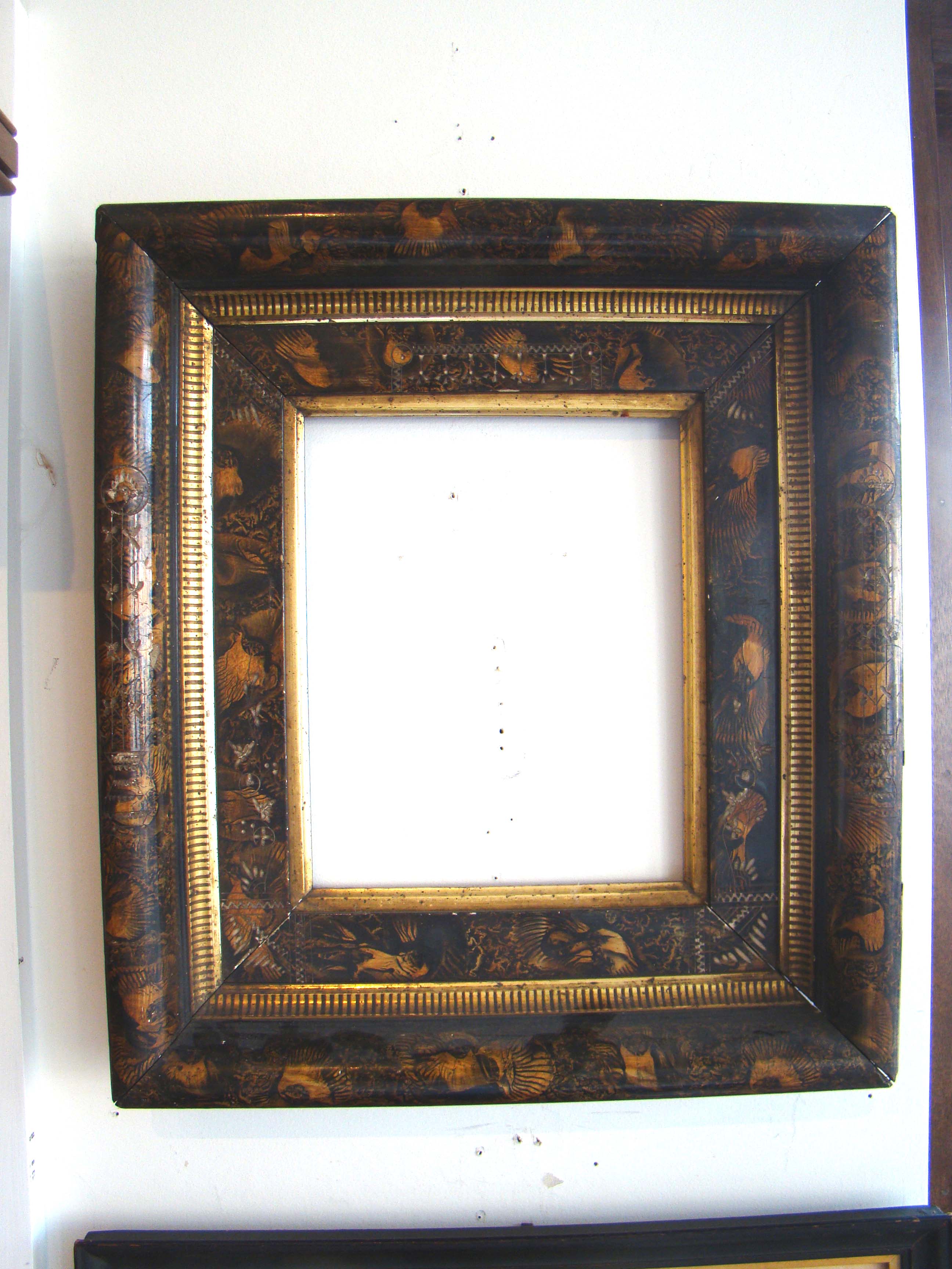 An attractive EASTLAKE inlaid frame circa 1890 — image 2