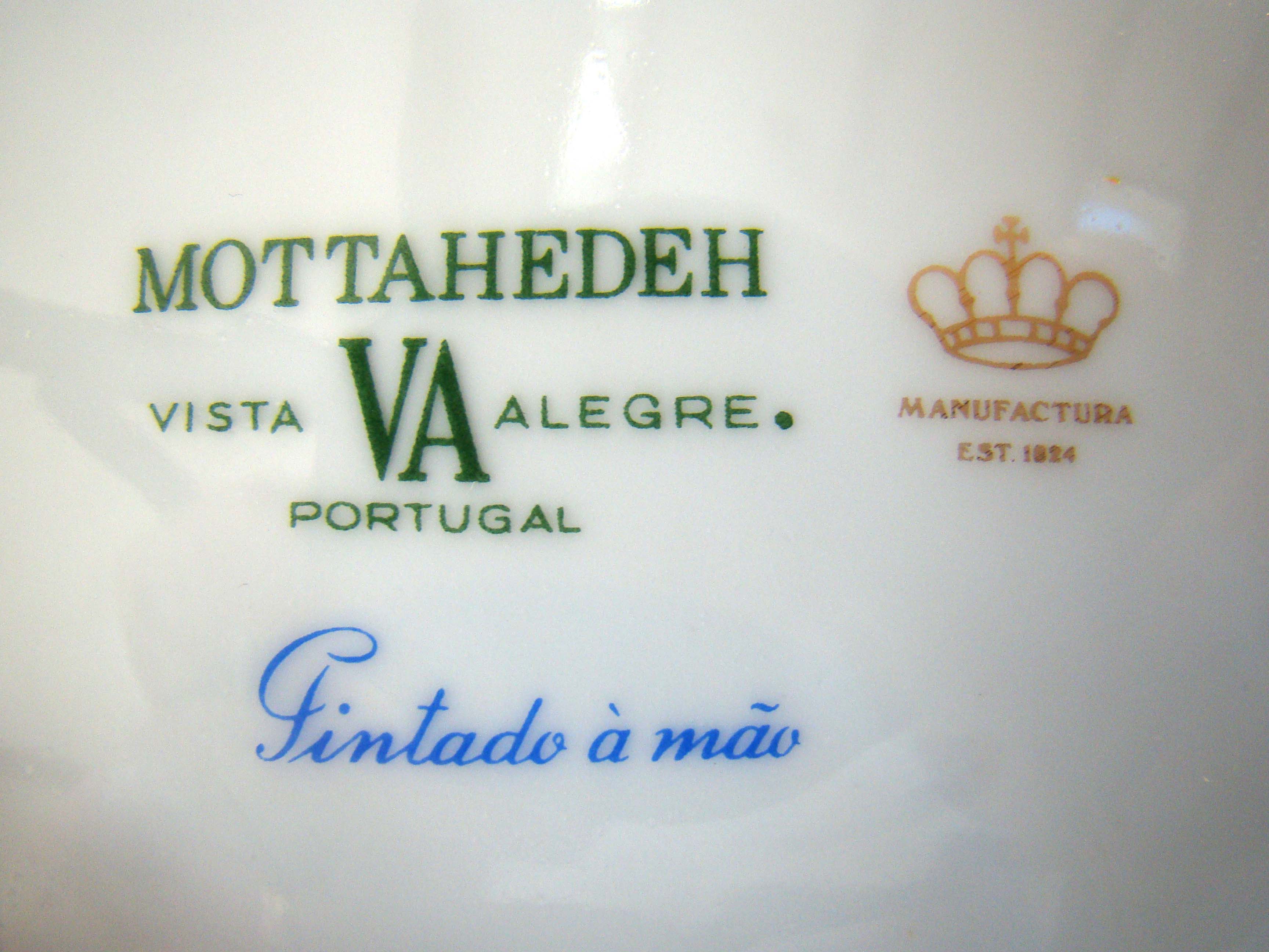 A beautiful hand painted covered tureen and matching undertray in the strawberry pattern by Mottahedeh, Vista Allegre, Portugal — image 3