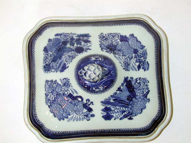 Beautiful Early 19th century Blue Fitzhugh Covered Vegetable Dish — image 2