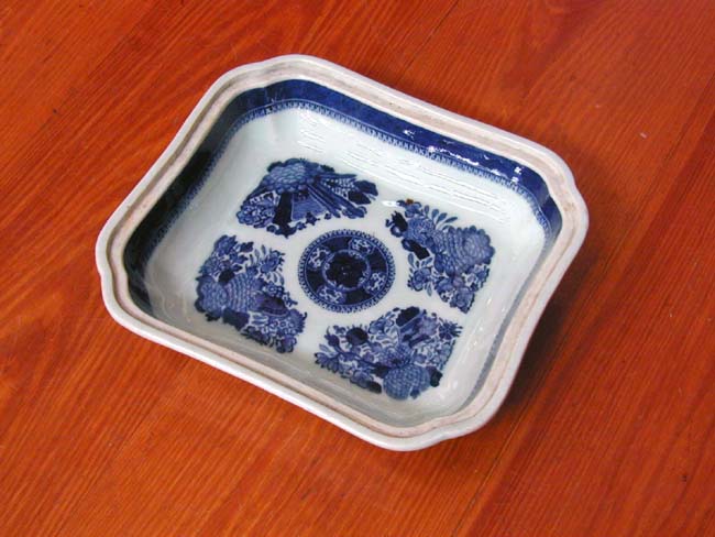 Beautiful Early 19th century Blue Fitzhugh Covered Vegetable Dish — image 3