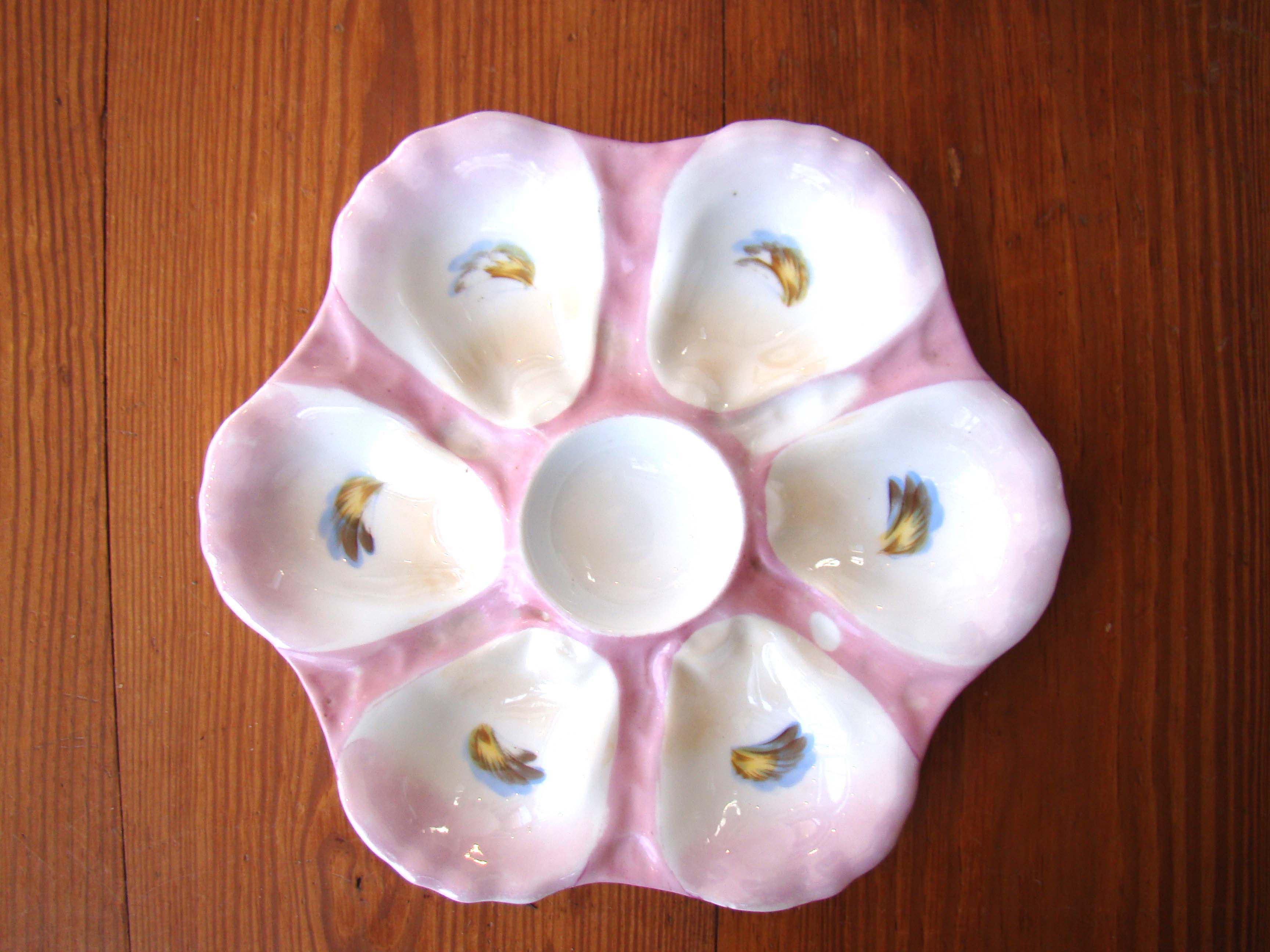 A beautiful vintage hand painted oyster plate