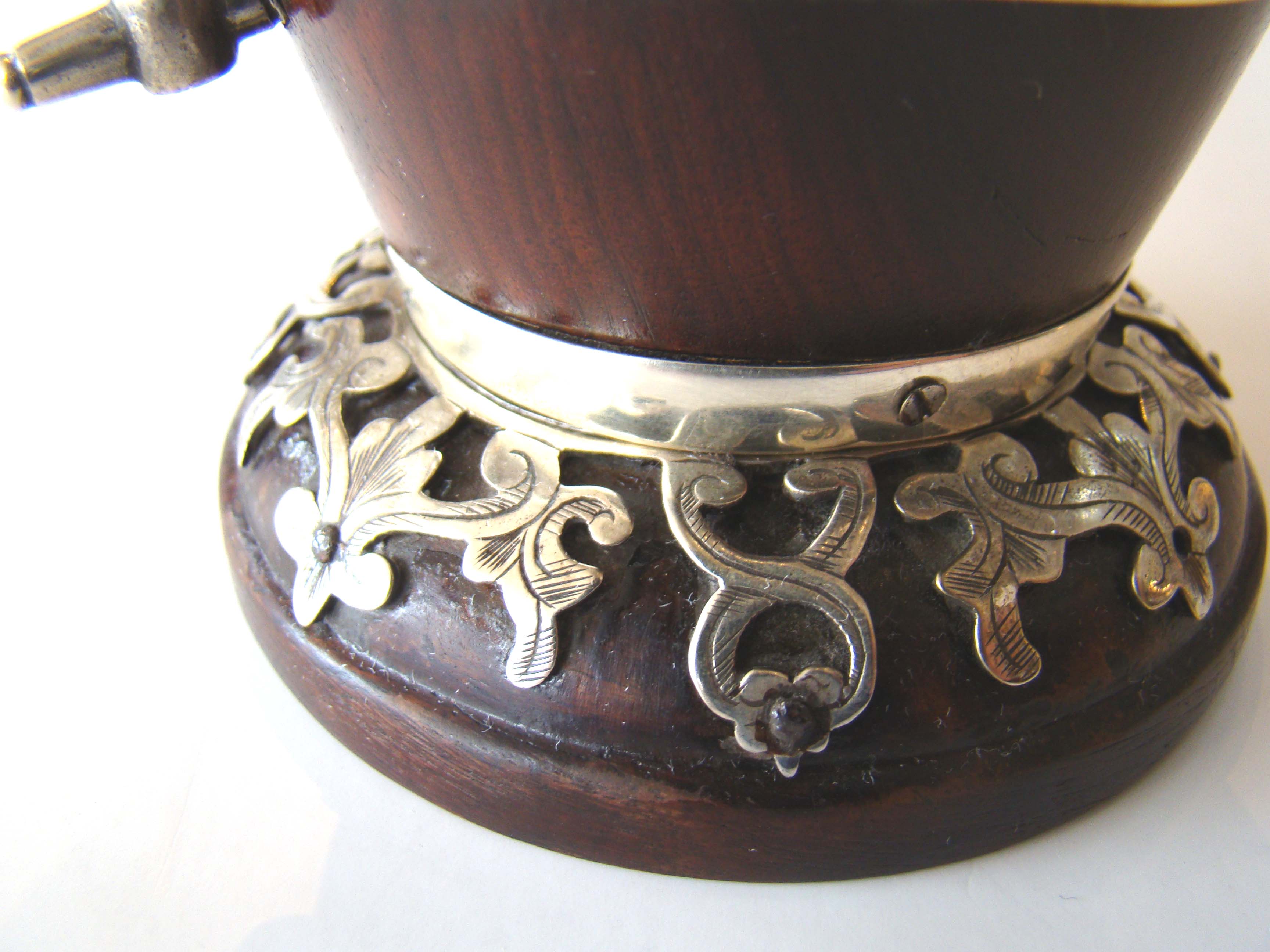 A fine 19th century English silver mounted lignum vitae string barrel circa 1870 — image 2