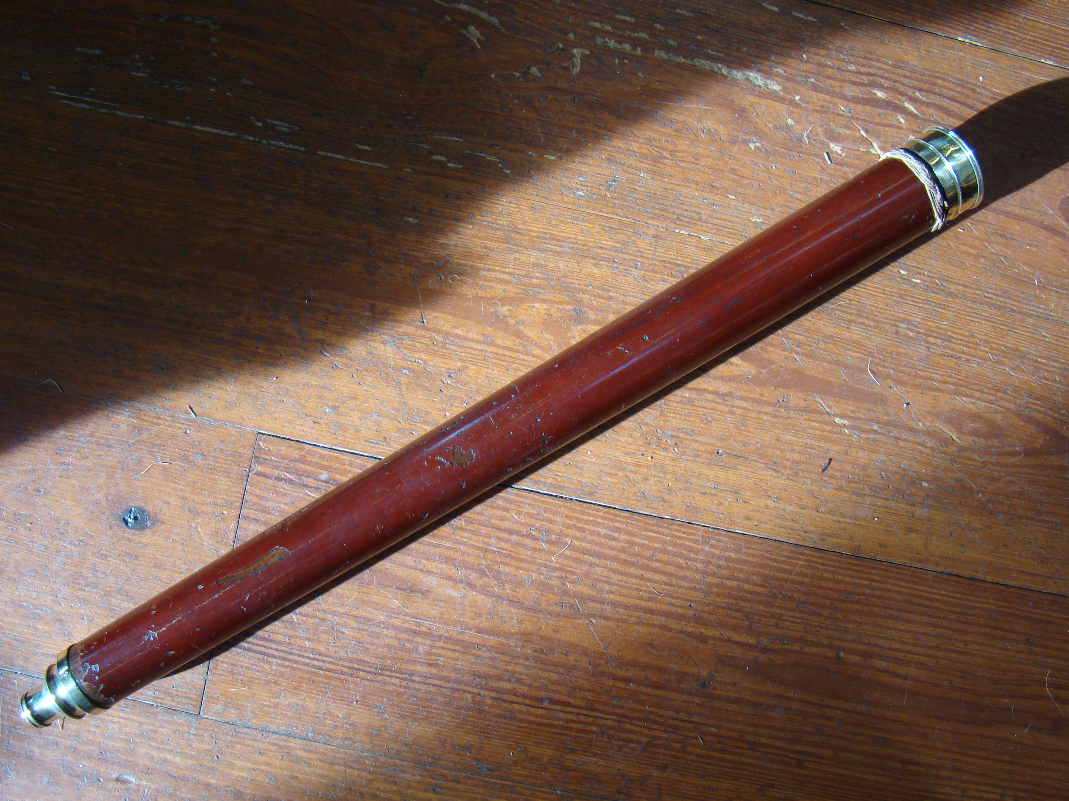 A fine single-draw Captain's telescope with mahogany barrel made circa 1790 — image 2