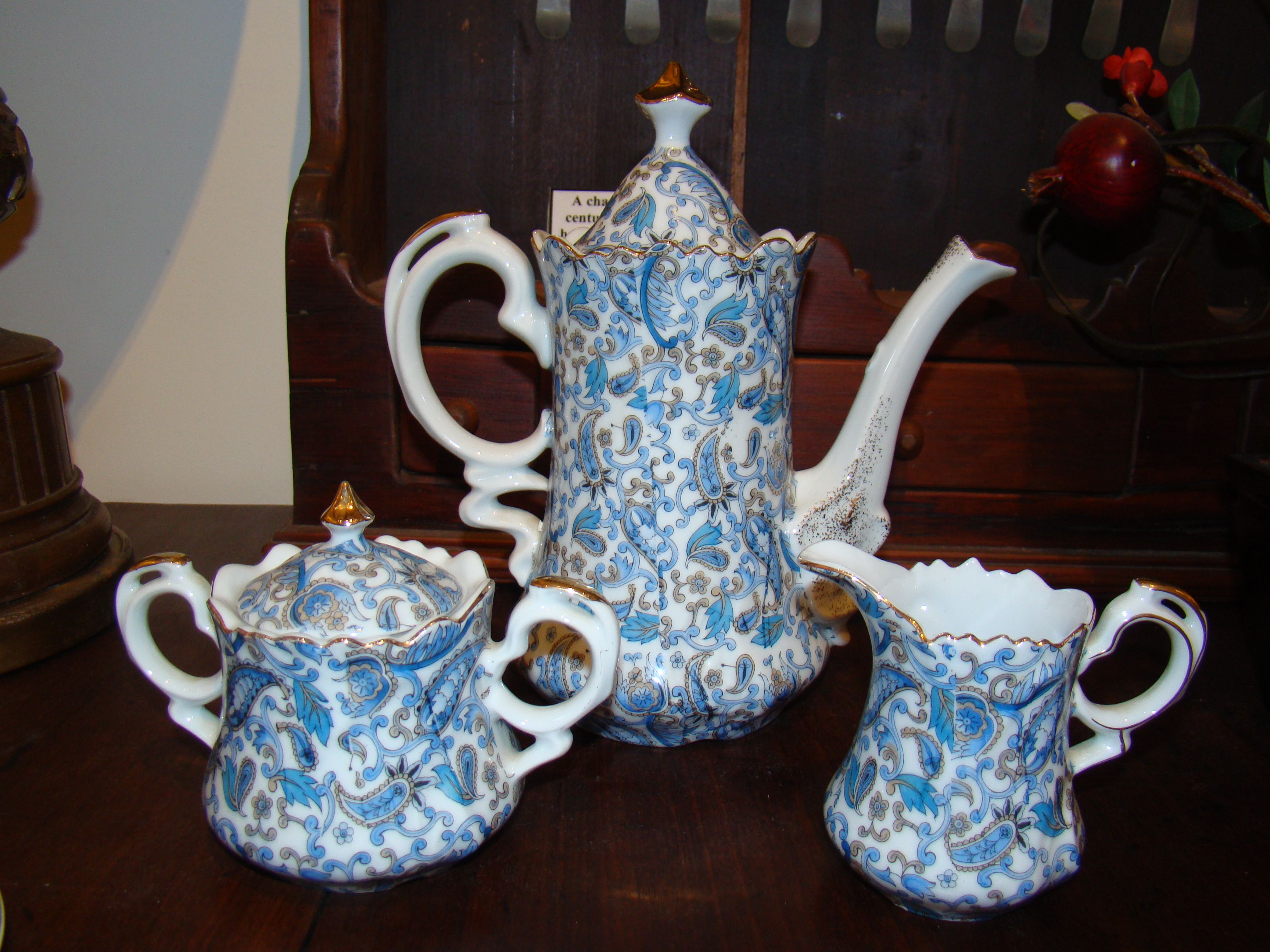 A fine vintage teapot, sugar & creamer by Lefton