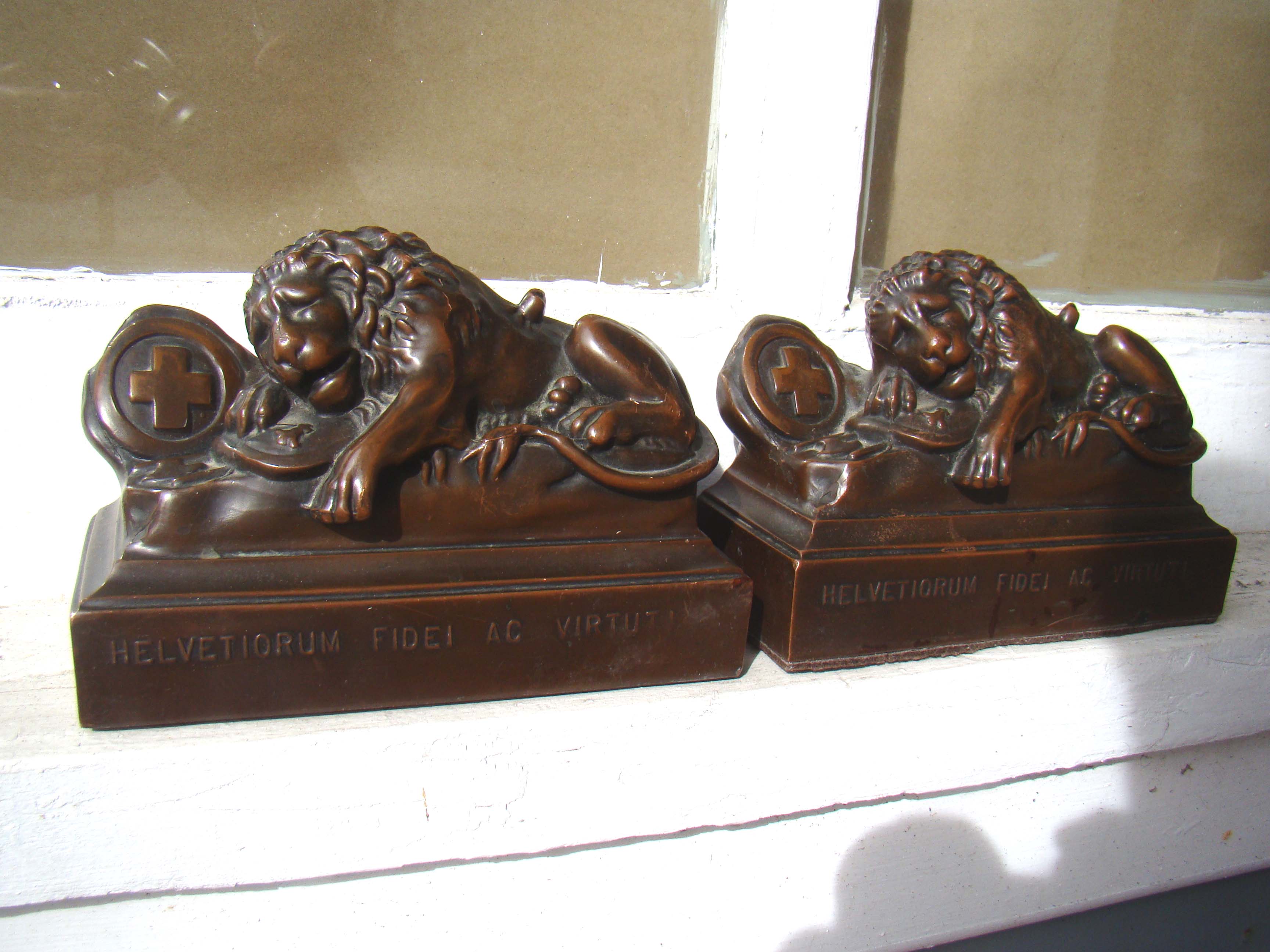 A fine pair of LIONS OF LUCERNE bookends made circa 1930 — image 3