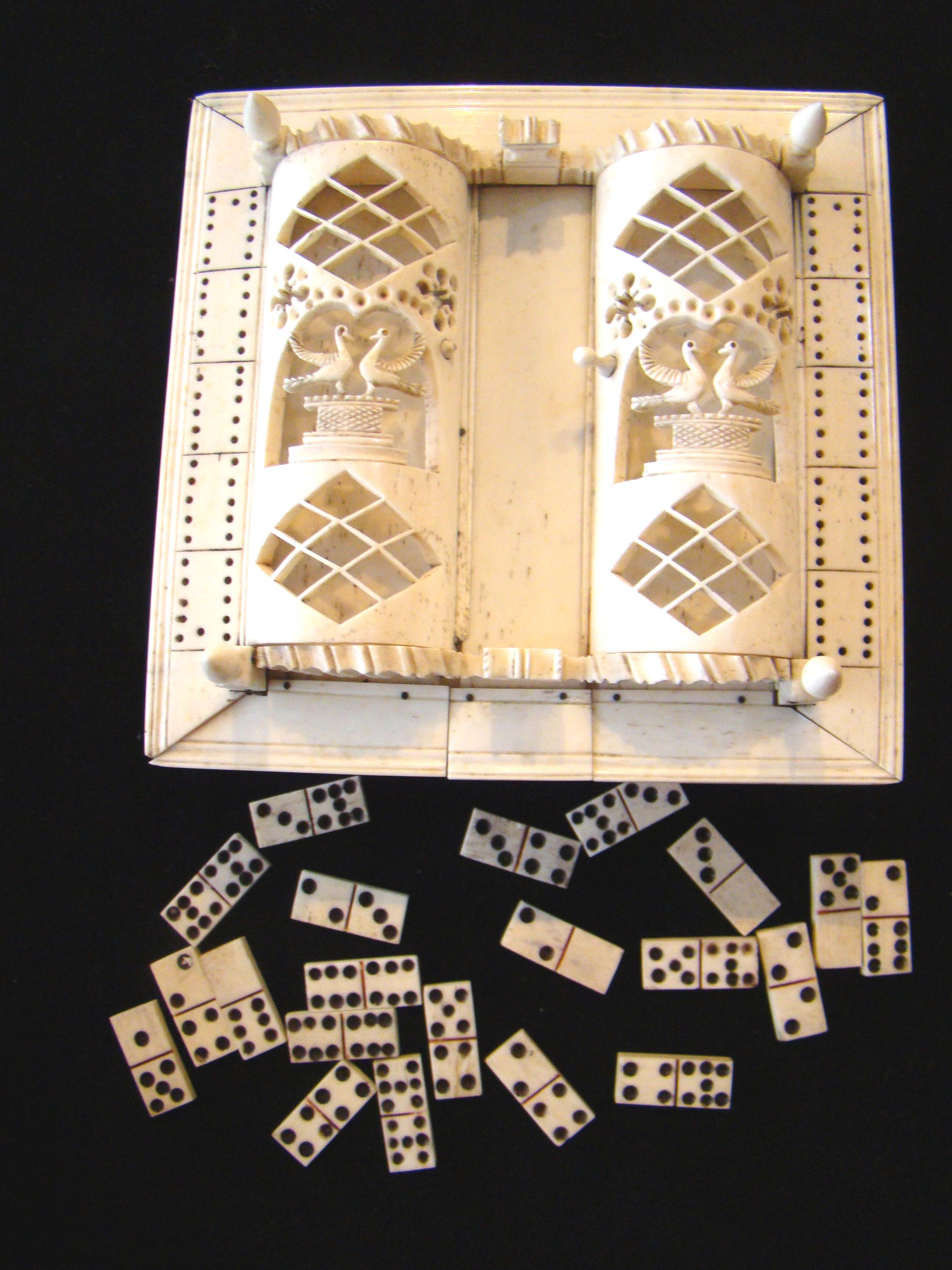 A Napoleonic period bone games box (dominoes & cribbage)  circa 1809