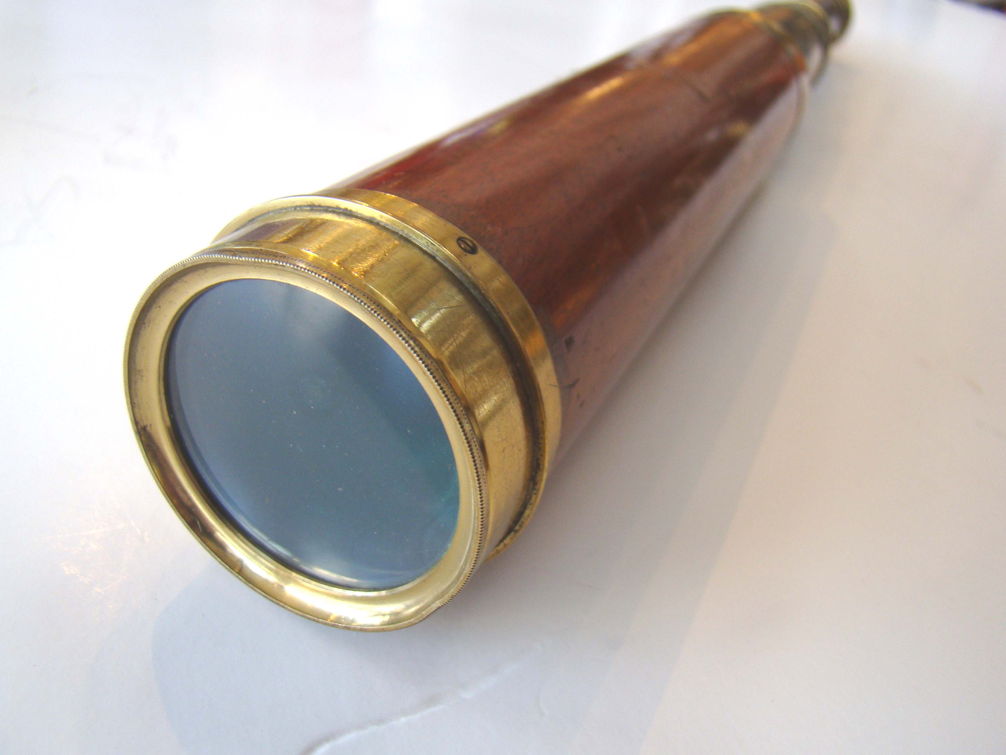A fine 18th century three-draw telescope with mahogany barrel made circa 1780 by Jesse Ramsden of London. — image 4