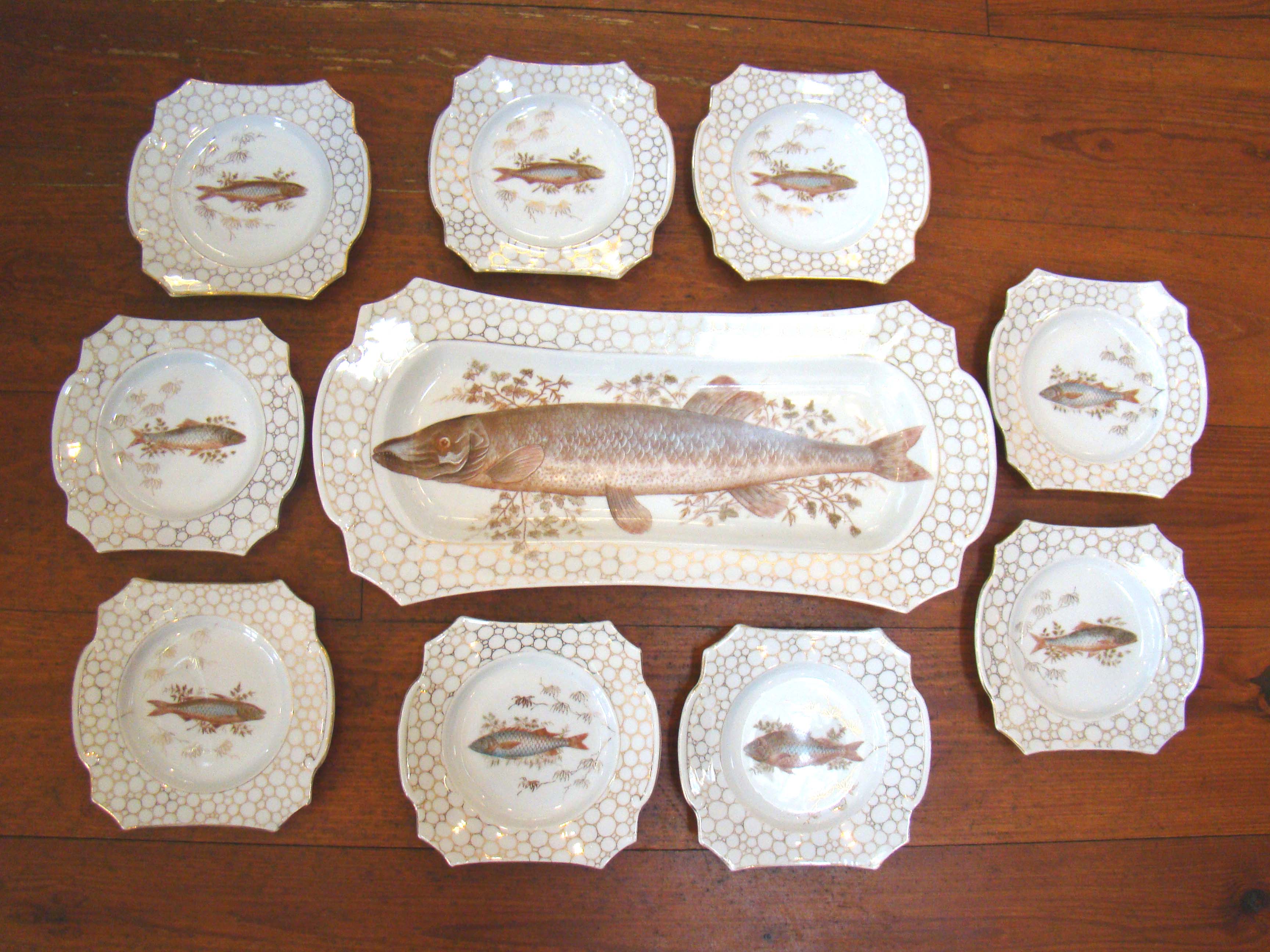 A fine vintage hand painted Fish serving platter with nine matching serving plates circa 1910 — image 2