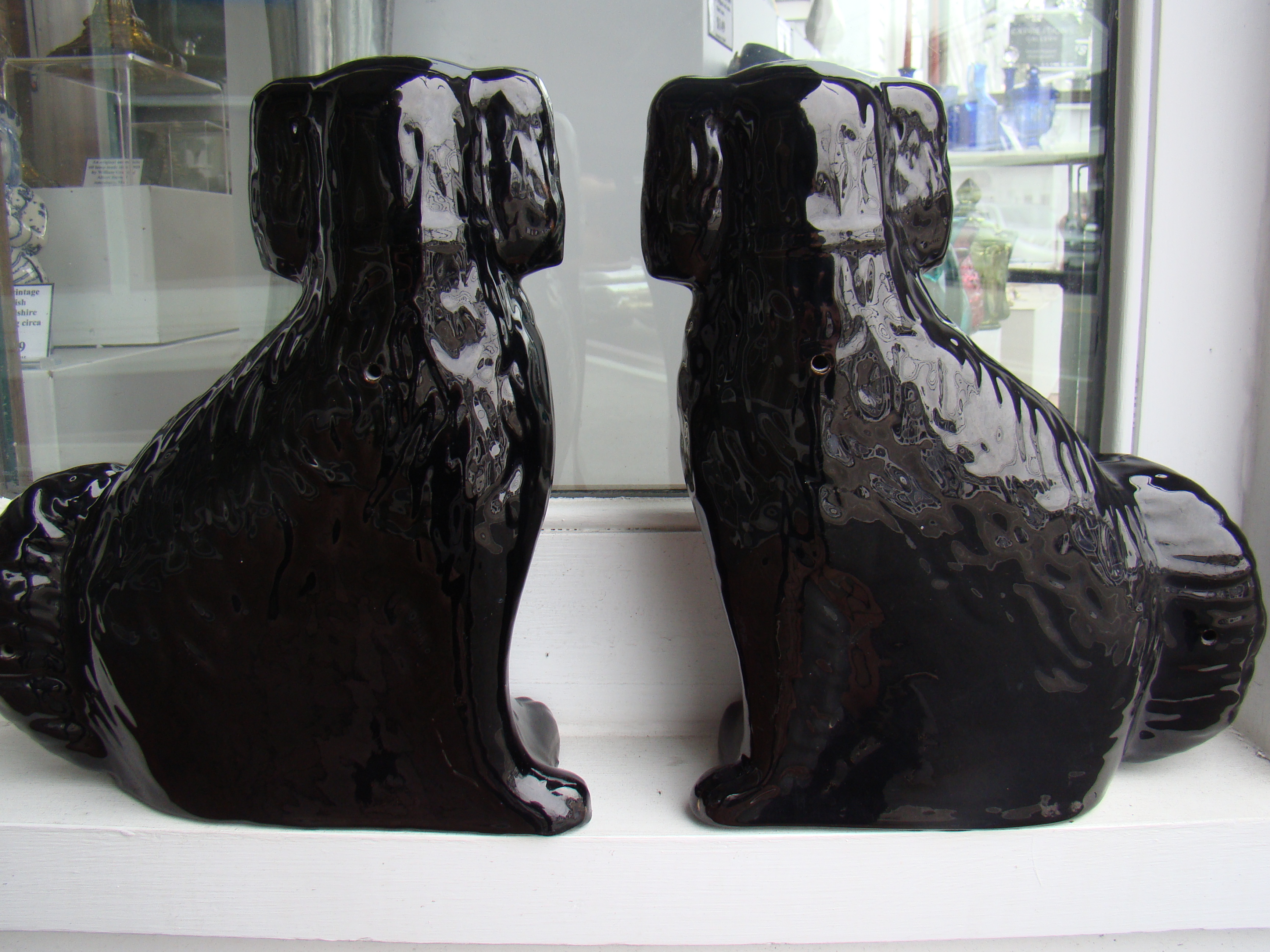 A rare pair of 19th century Black Staffordshire Cavalier King Charles Spaniel mantle dogs — image 3