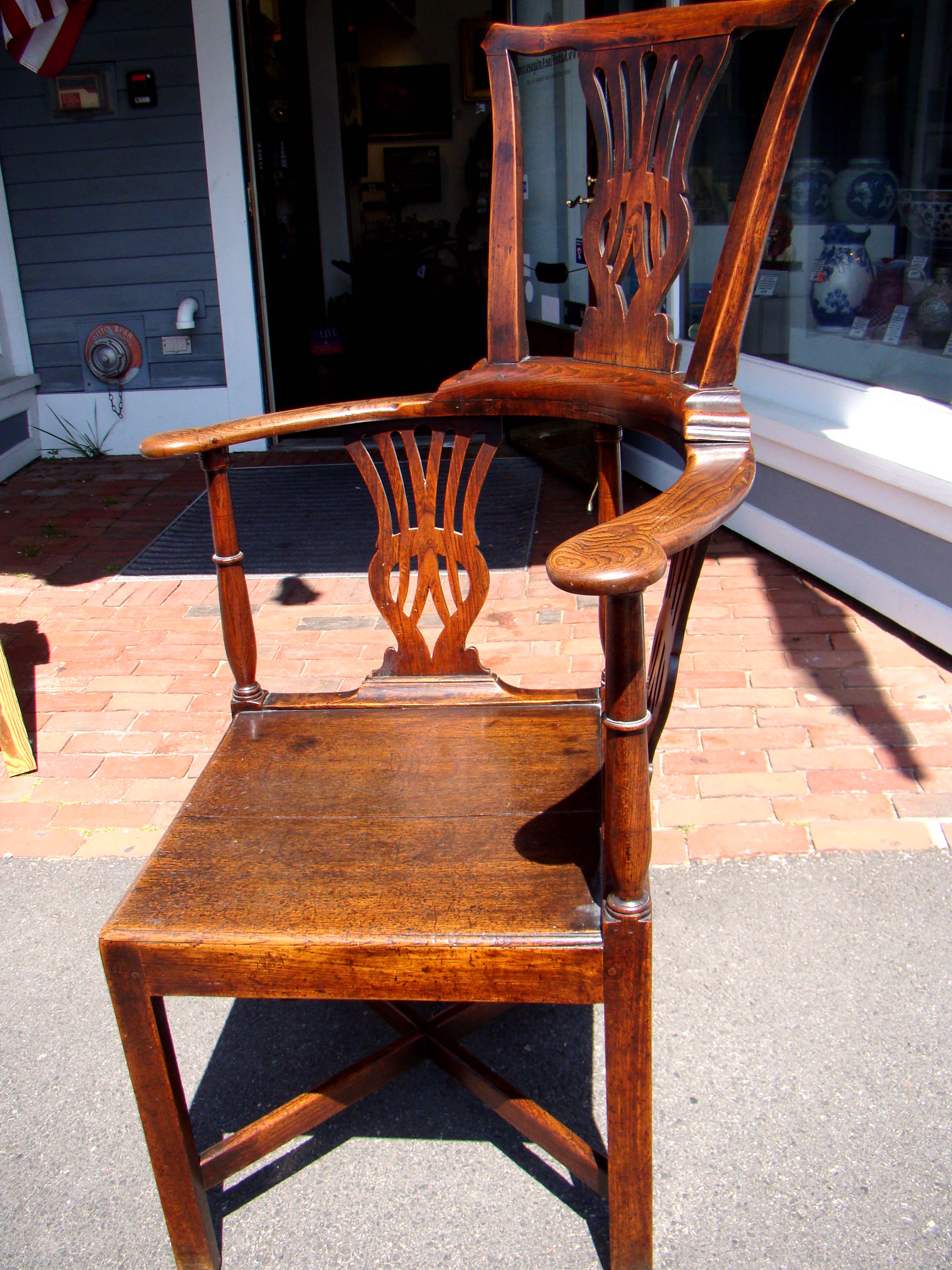 A FABULOUS mid 18th century English elm corner chair — image 3