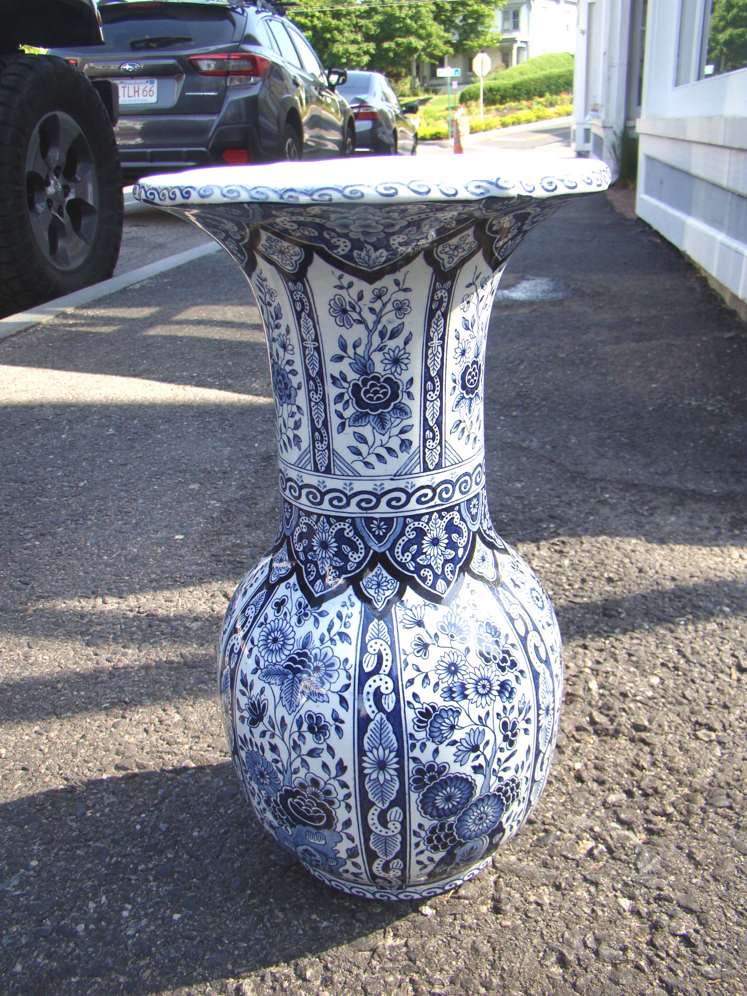 A fine vintage Dutch Delft vase