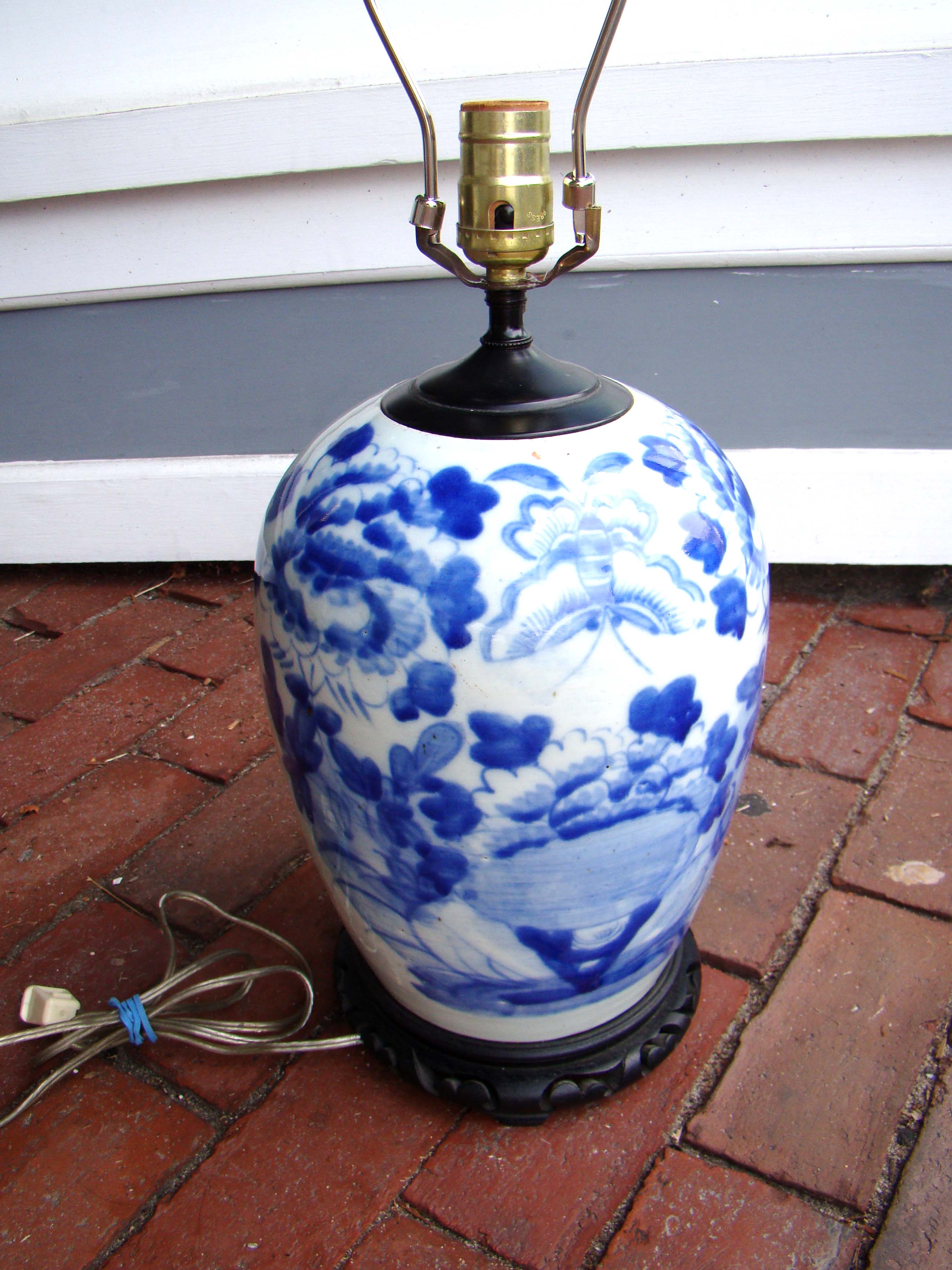 A beautiful vintage Chinese ginger jar converted into a lamp — image 2