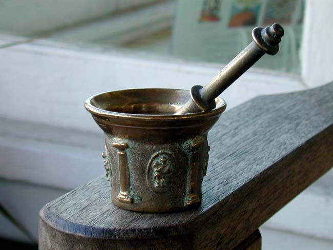 Late 17th century Miniature Bronze Mortar and Pestle