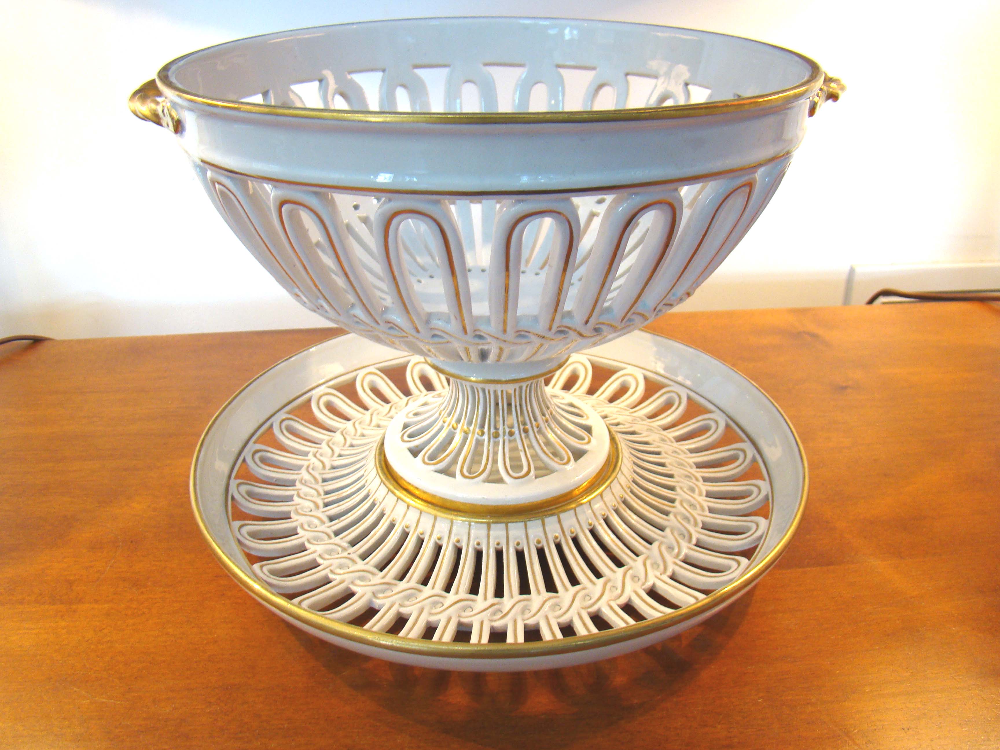 A beautiful vintage "OLD PARIS" style reticulated compote basket with matching undertray made by Mottahedeh — image 2