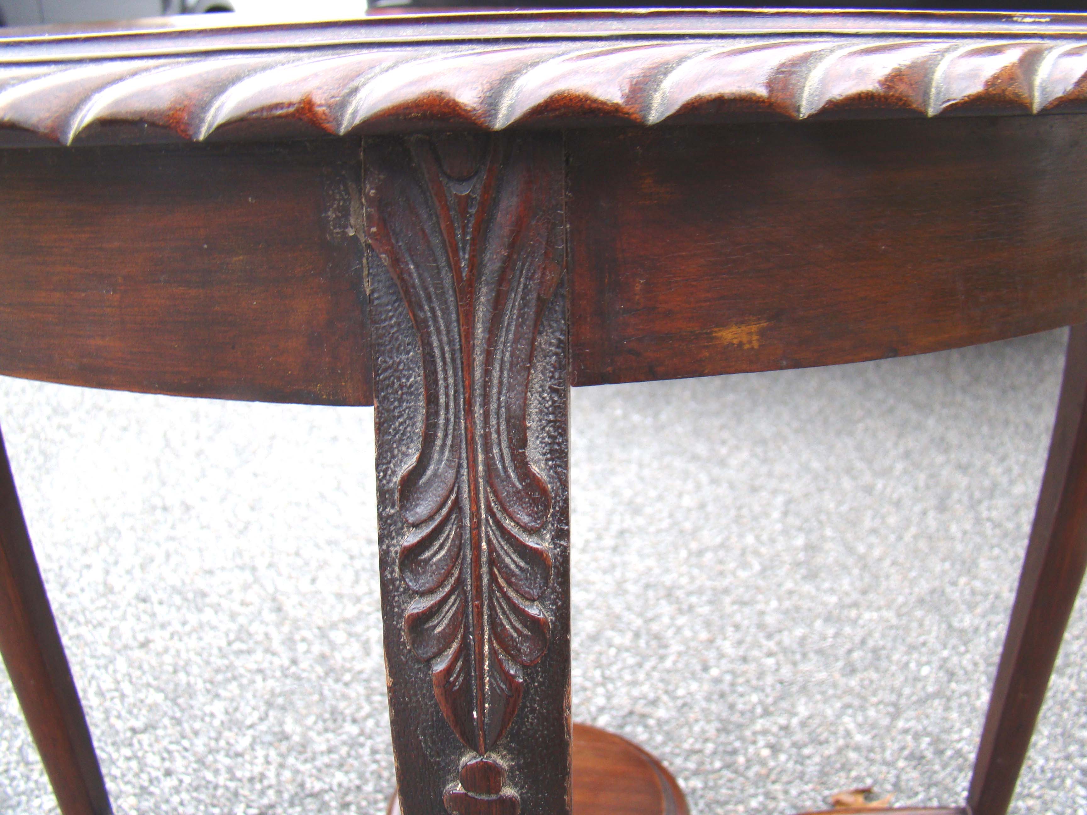 A beautiful vintage mahogany two-tier table circa 1890 — image 3