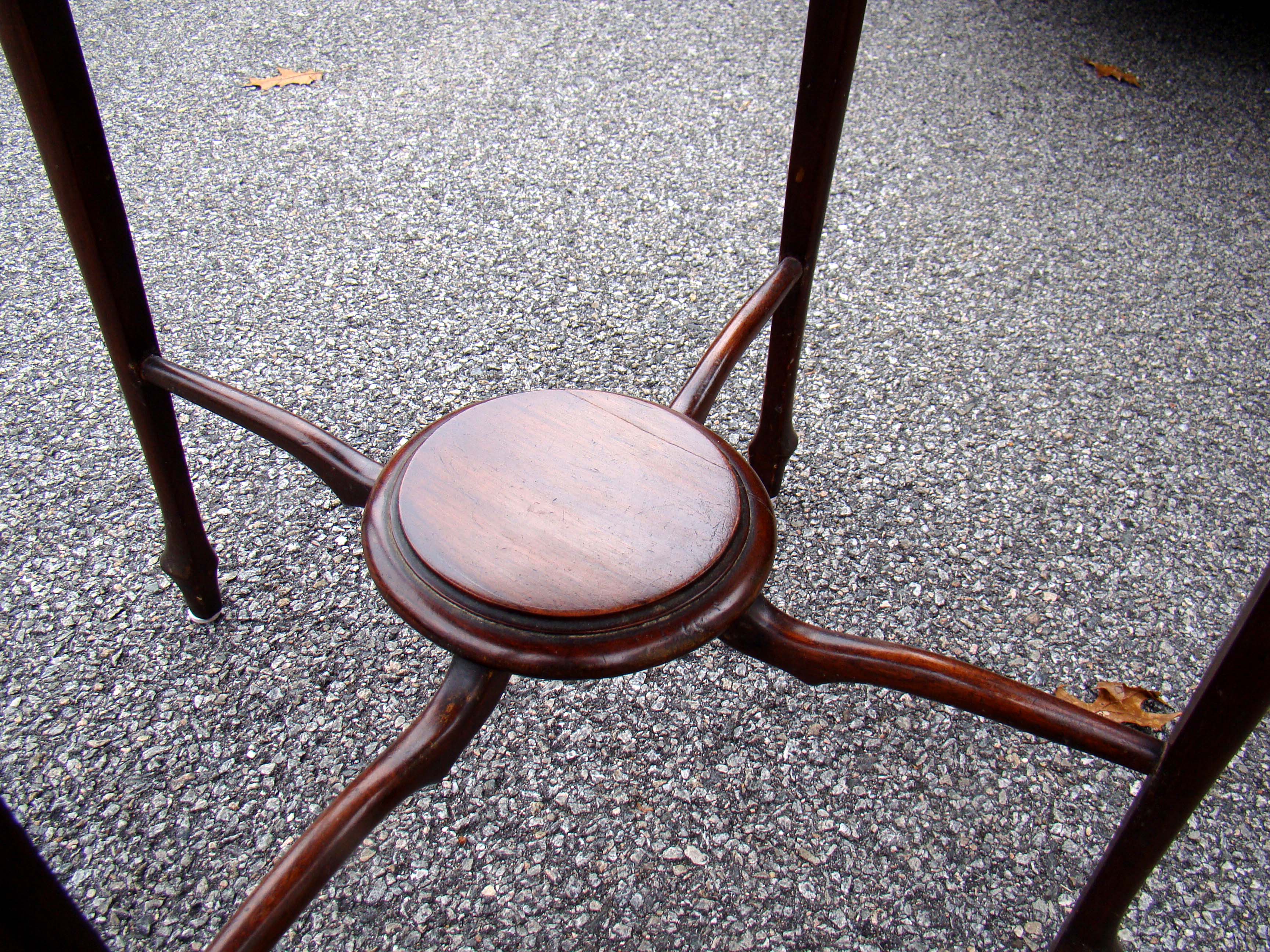A beautiful vintage mahogany two-tier table circa 1890 — image 4